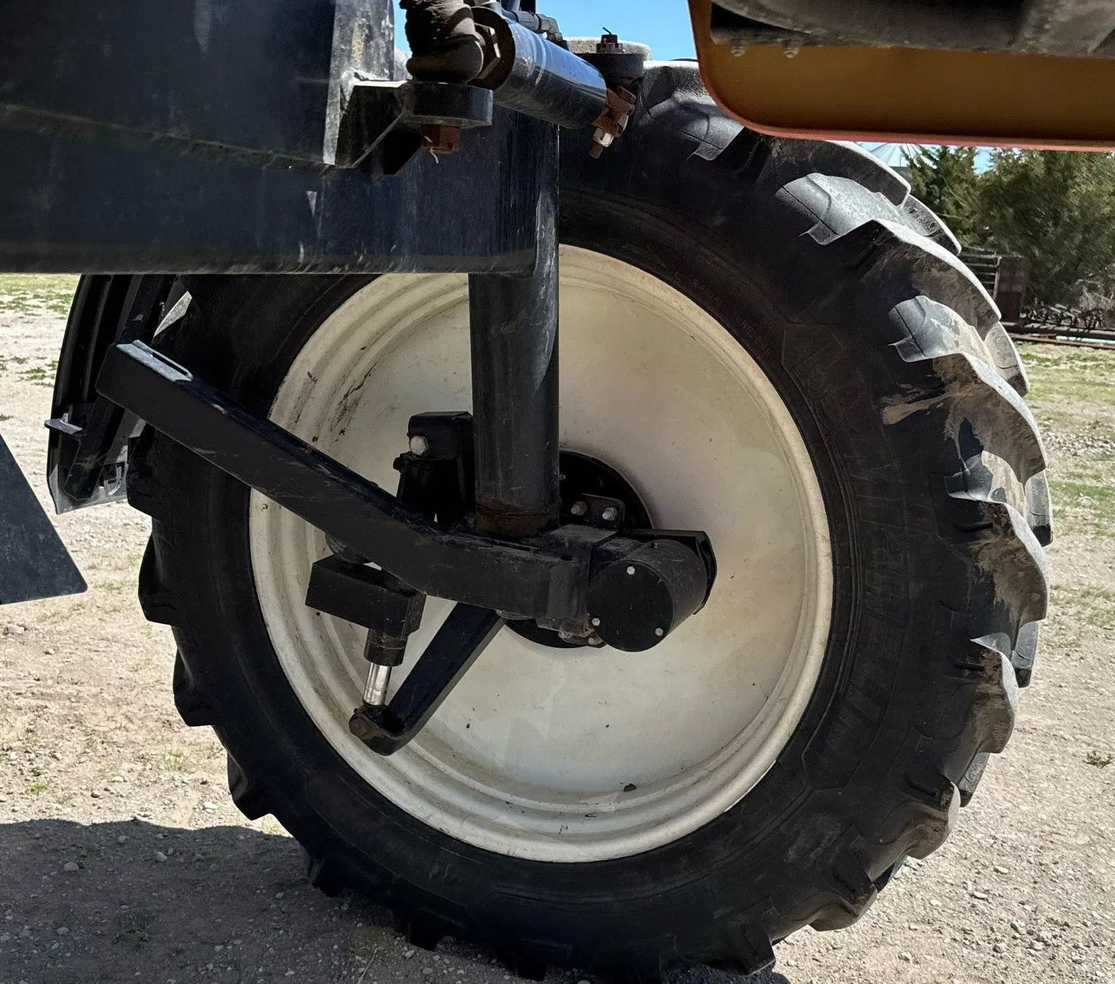 2019 Apache AS1240