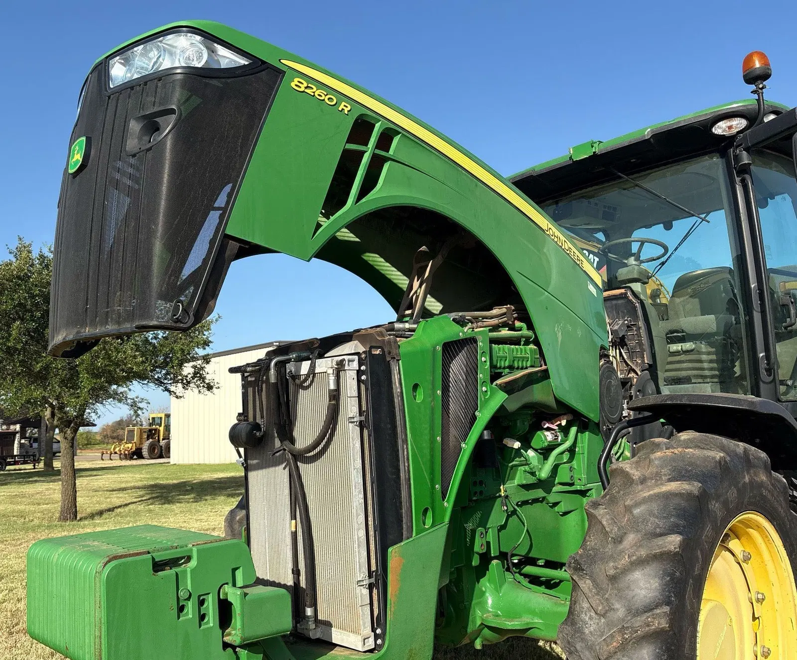 2011 John Deere 8260R