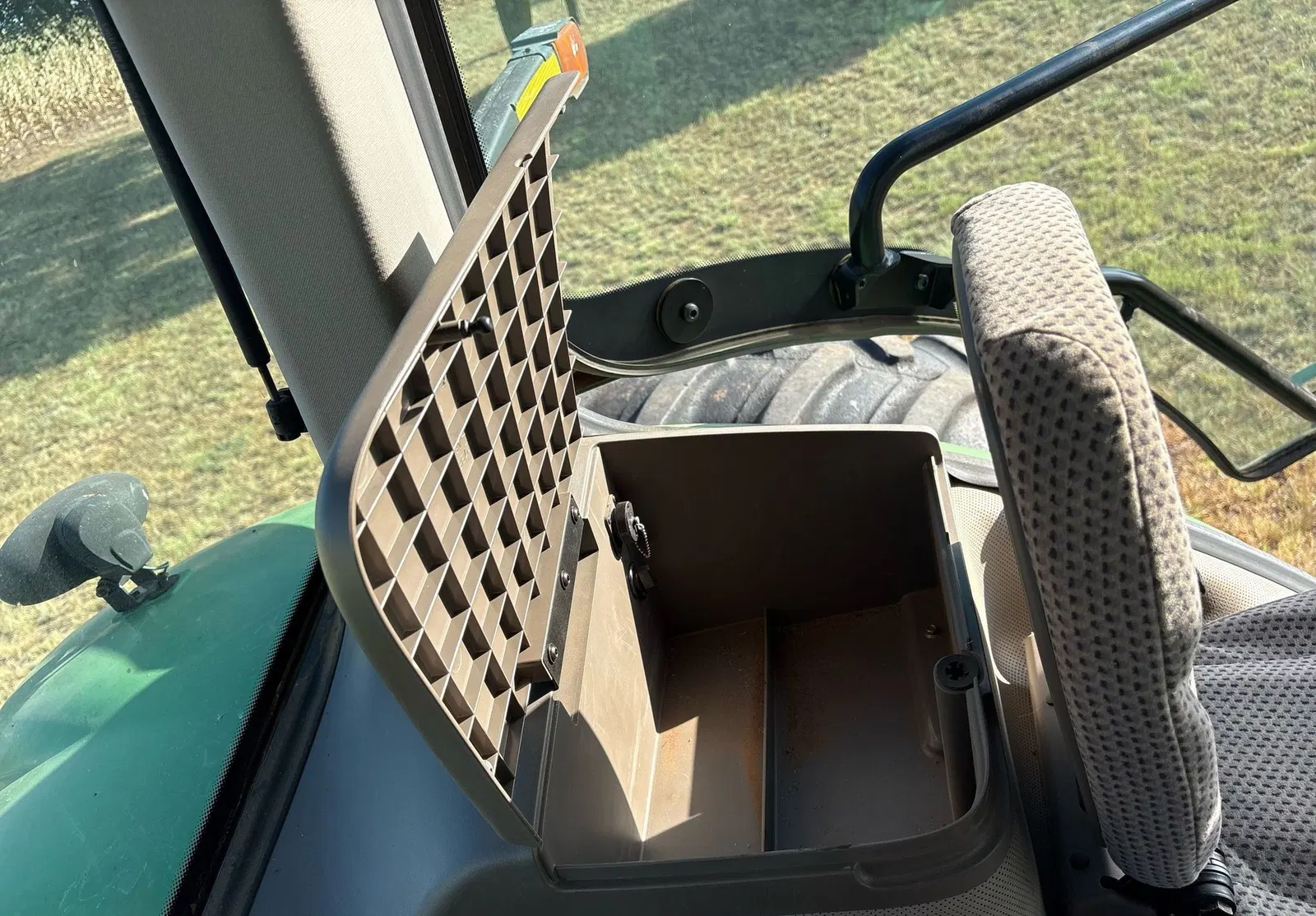2011 John Deere 8260R