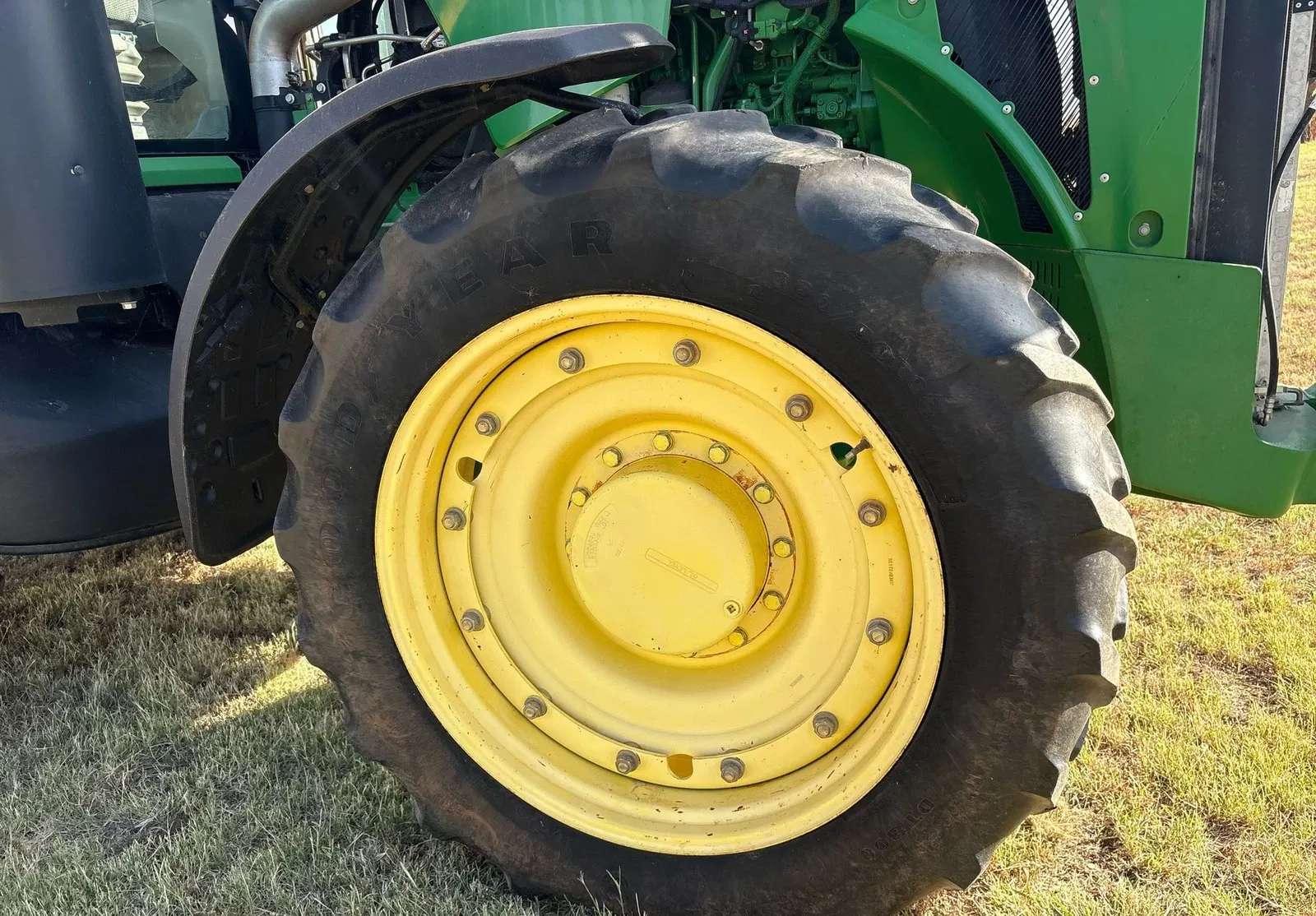 2011 John Deere 8260R