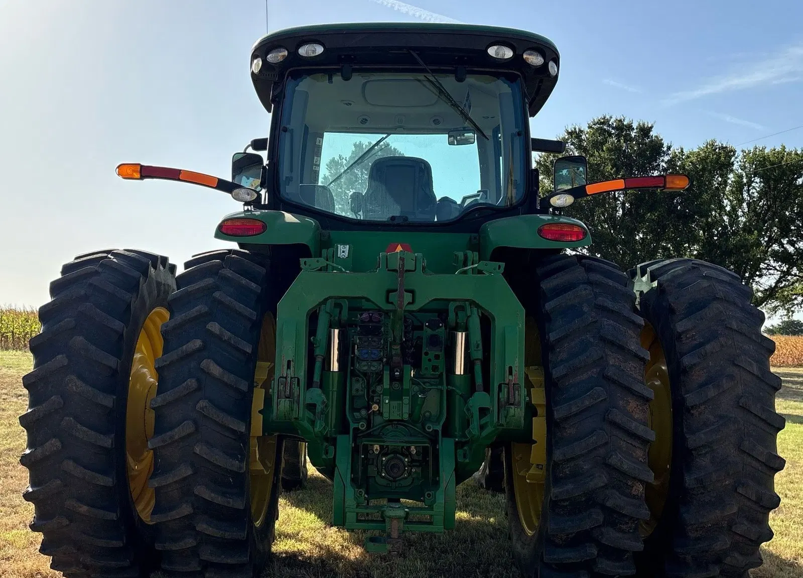 2011 John Deere 8260R