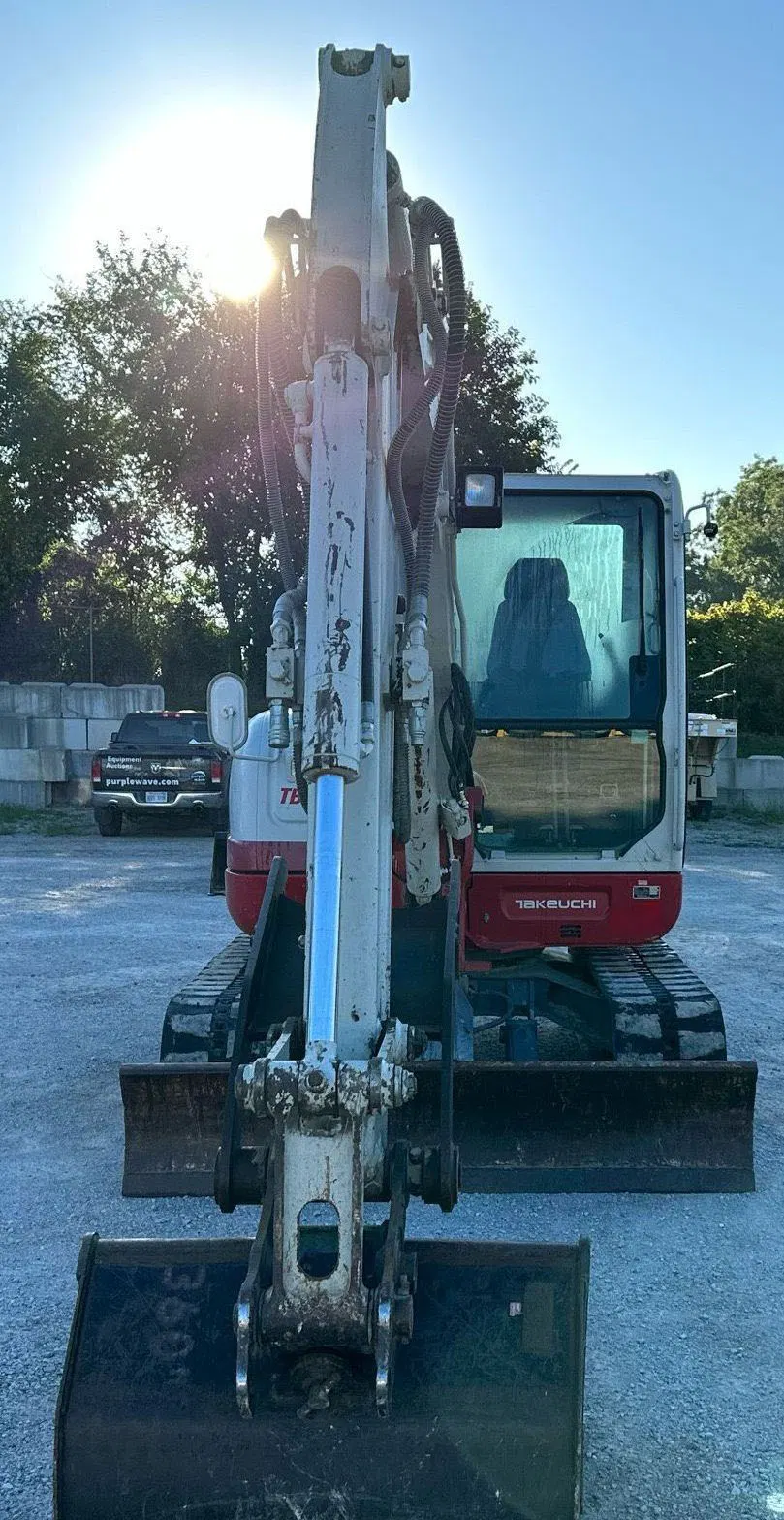2016 Takeuchi TB260