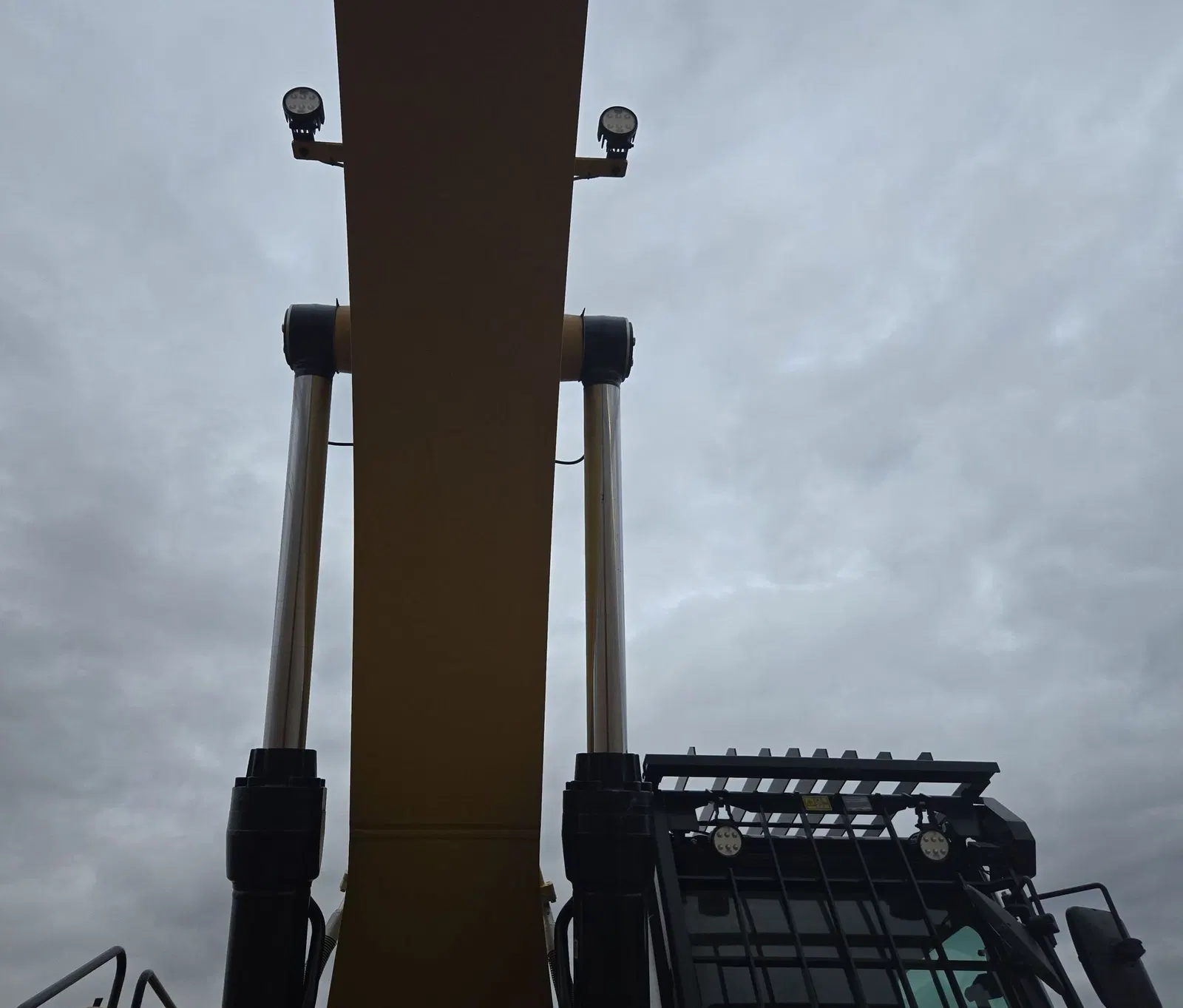 2023 Caterpillar 336
