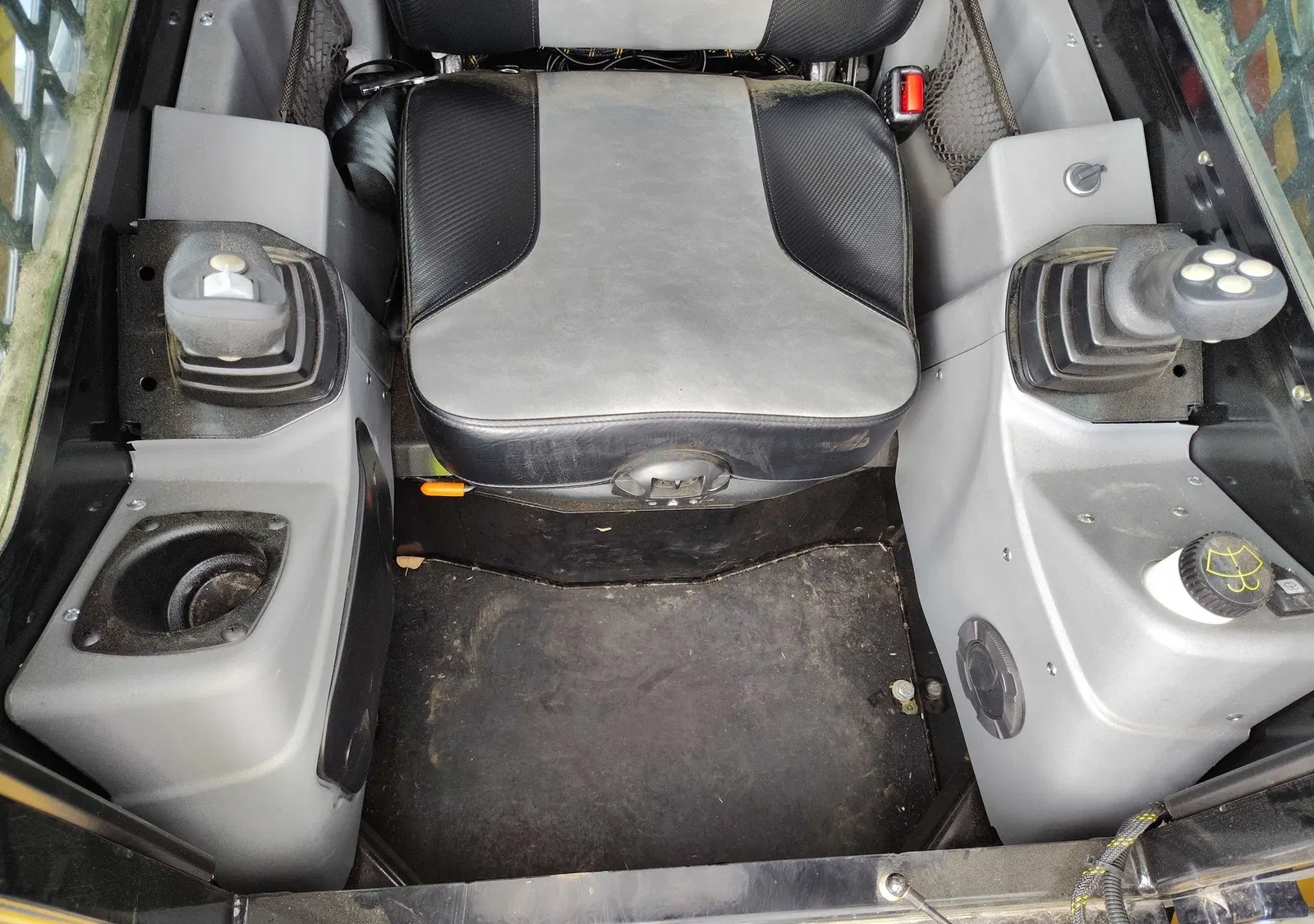2022 ASV RT120