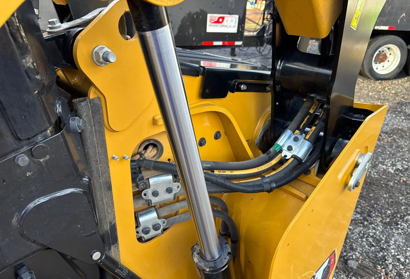 2025 Caterpillar 255