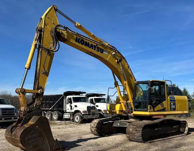 2019 Komatsu PC360LC-11