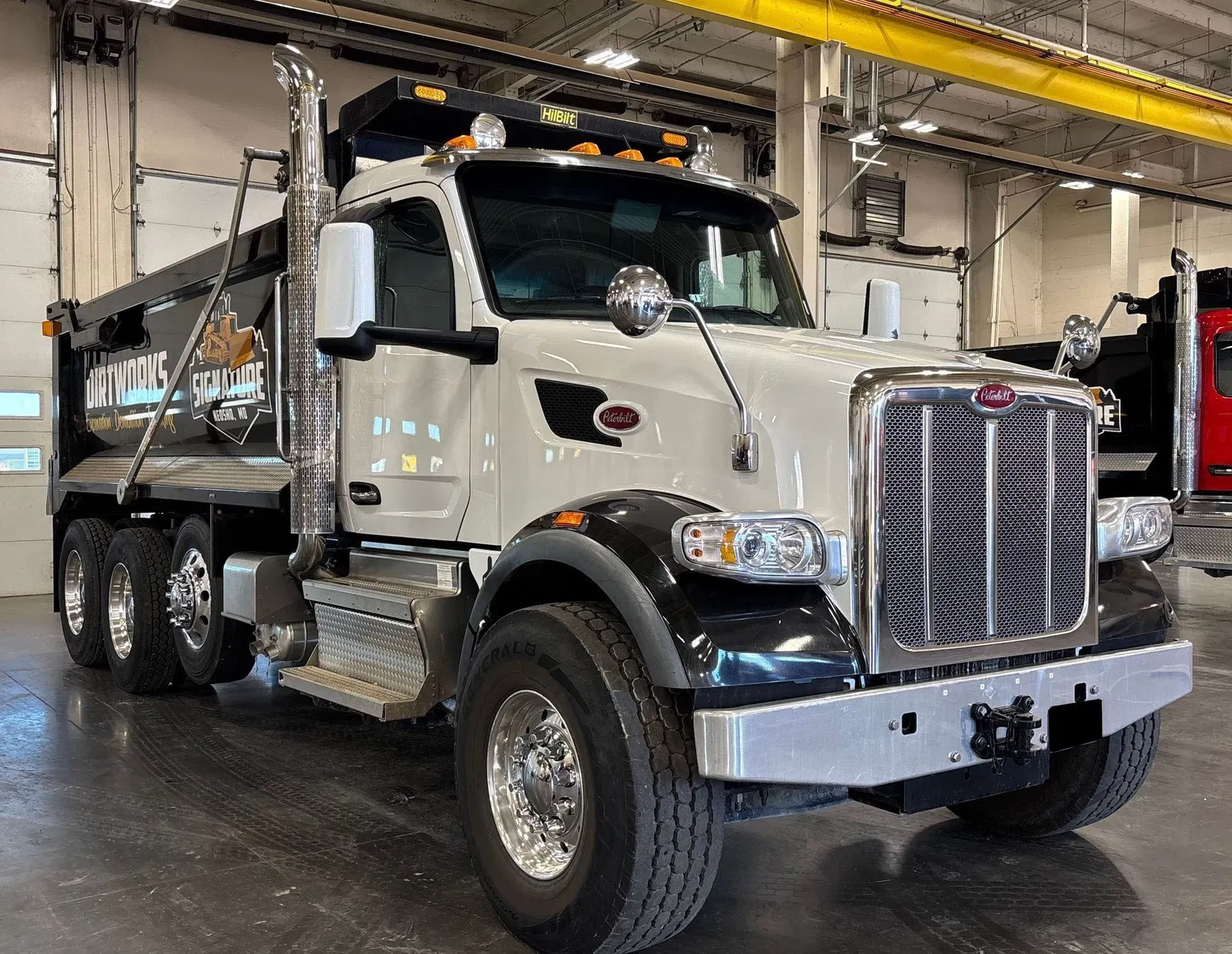 2025 Peterbilt 567