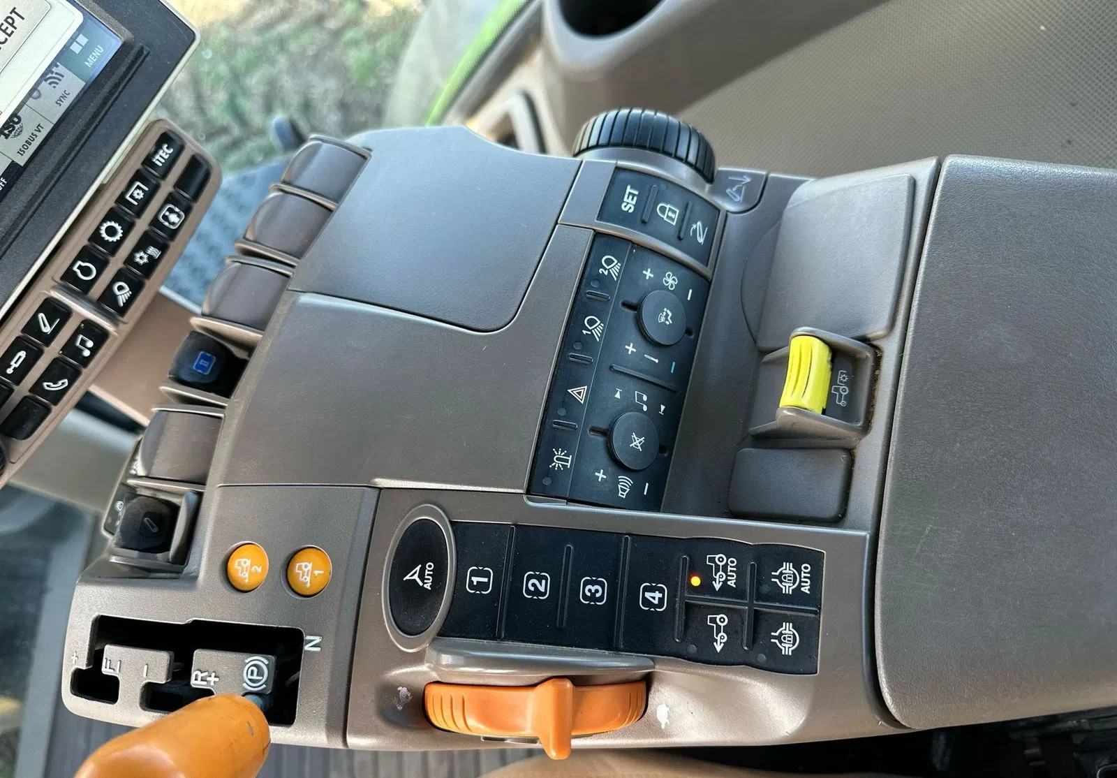 2018 John Deere 8400R