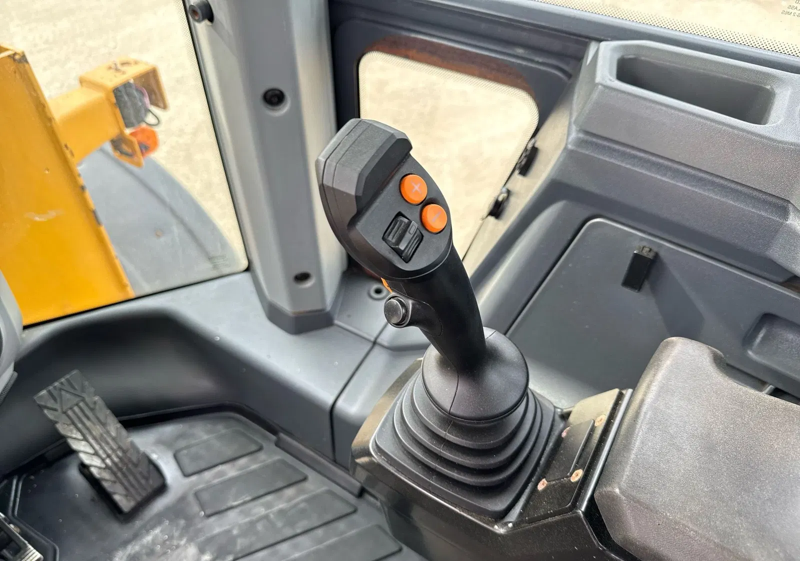2019 John Deere 544L
