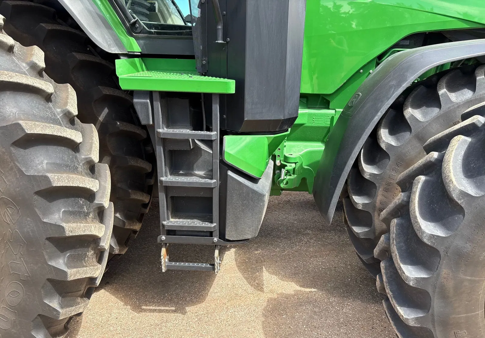 2020 John Deere 8R250