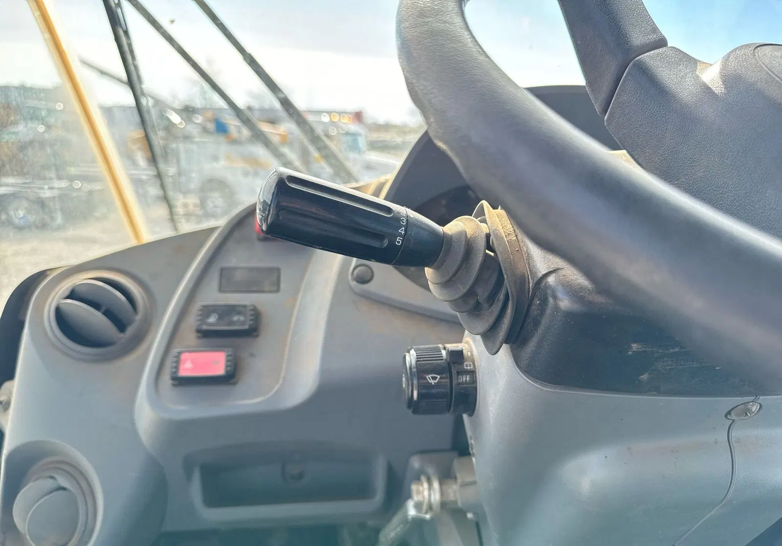 2021 Hitachi ZW220-6