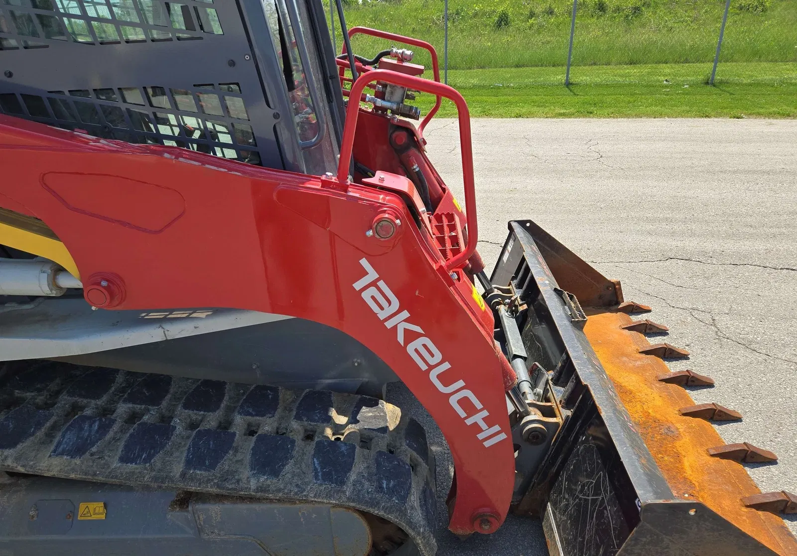 2023 Takeuchi TL12R-2