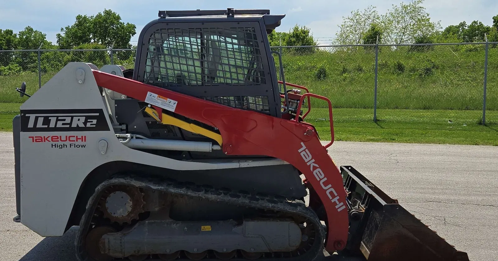2023 Takeuchi TL12R-2
