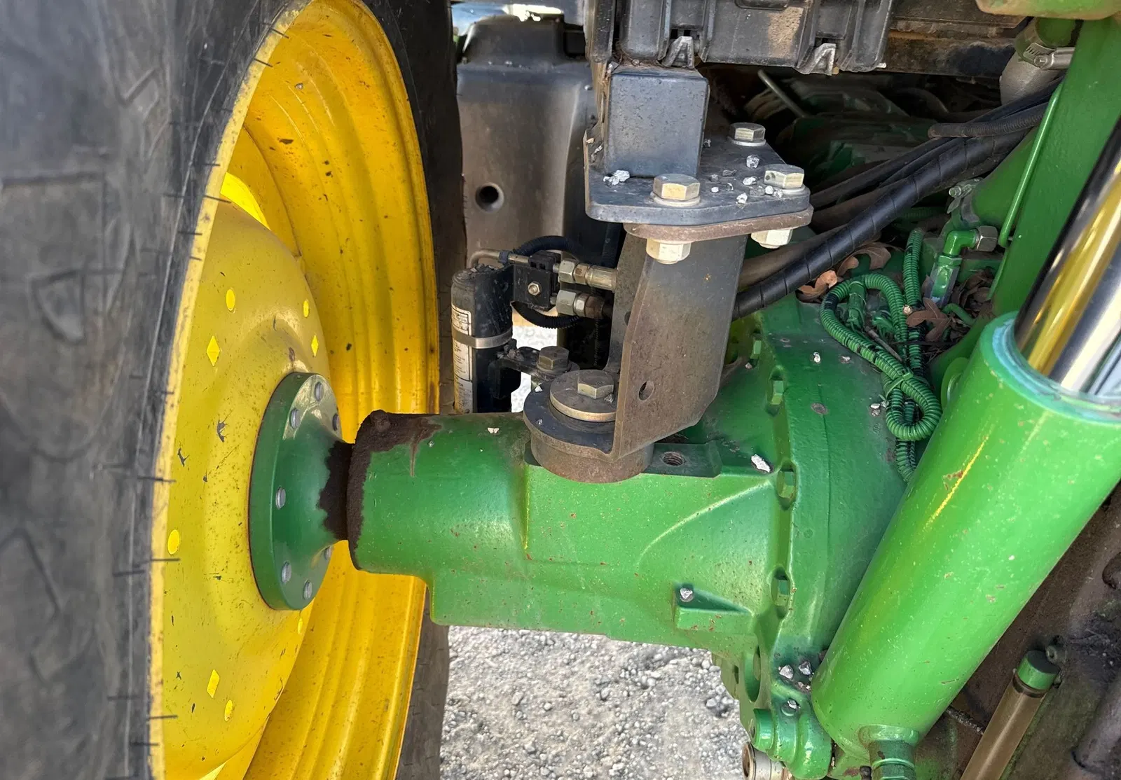 2016 John Deere 6110M