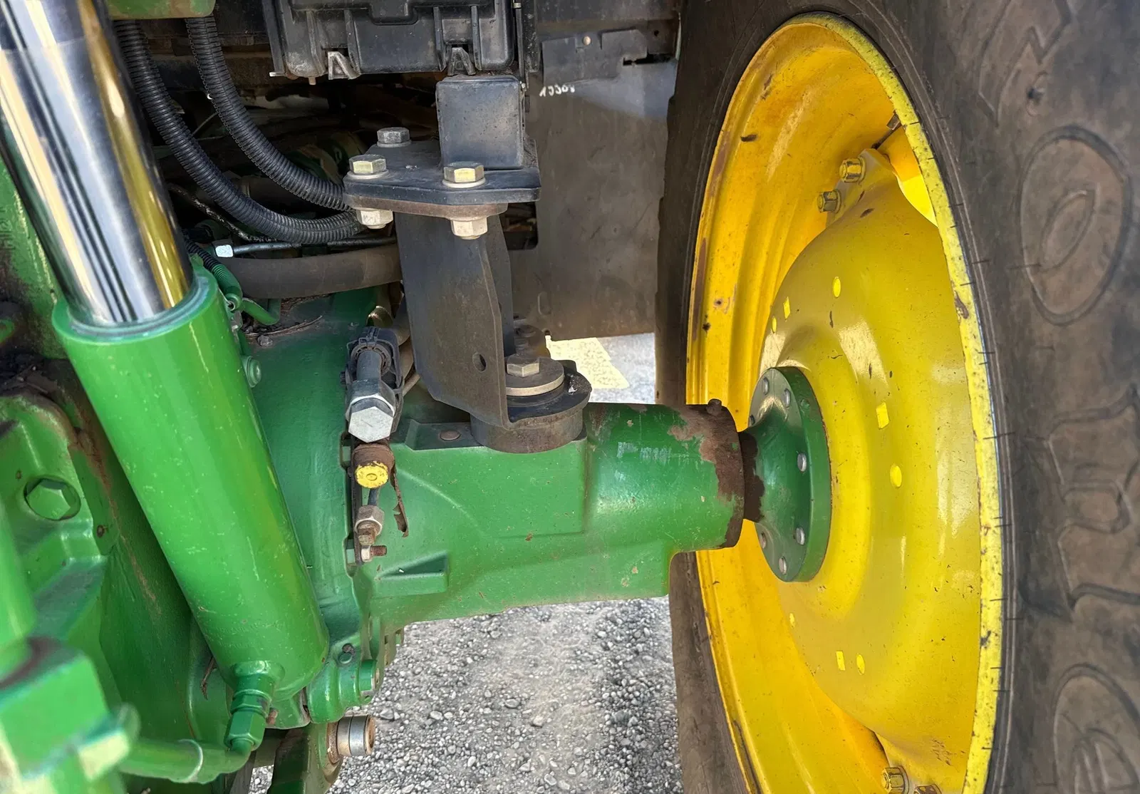 2016 John Deere 6110M