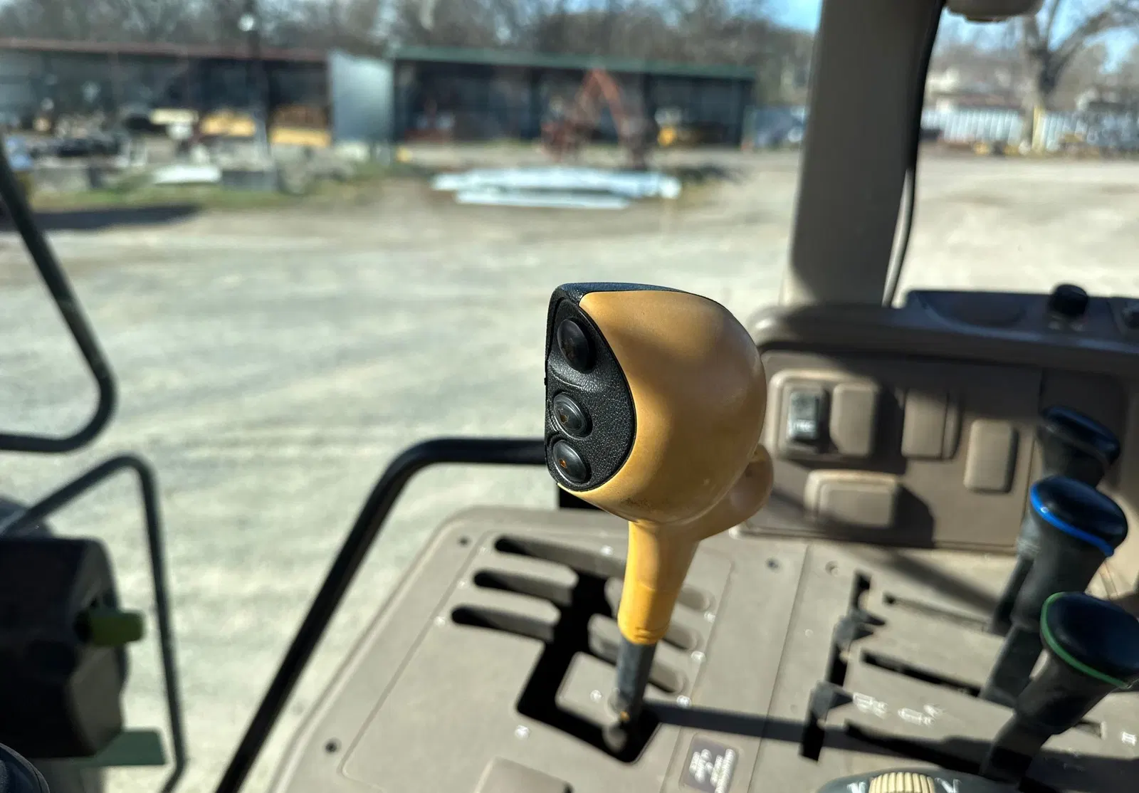 2016 John Deere 6110M