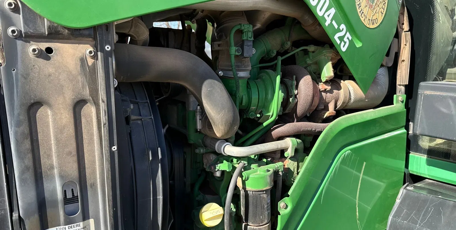 2016 John Deere 6110M