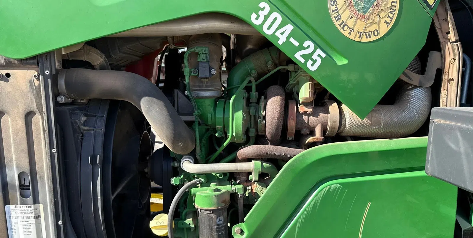 2016 John Deere 6110M