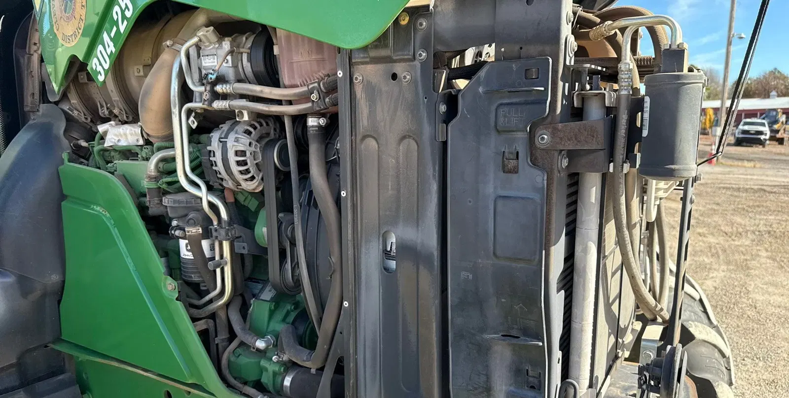 2016 John Deere 6110M
