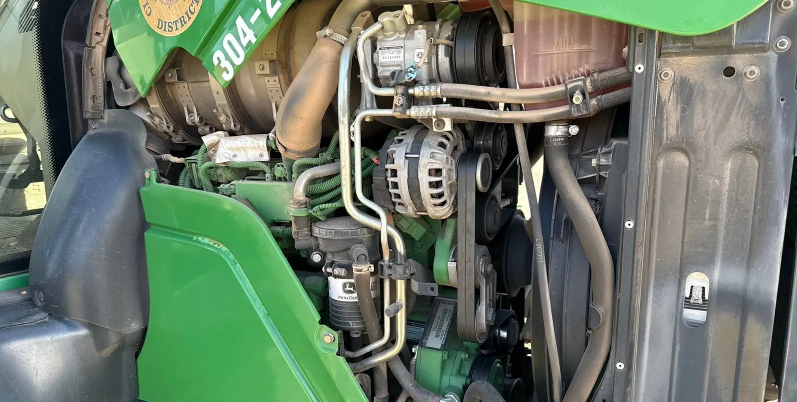 2016 John Deere 6110M