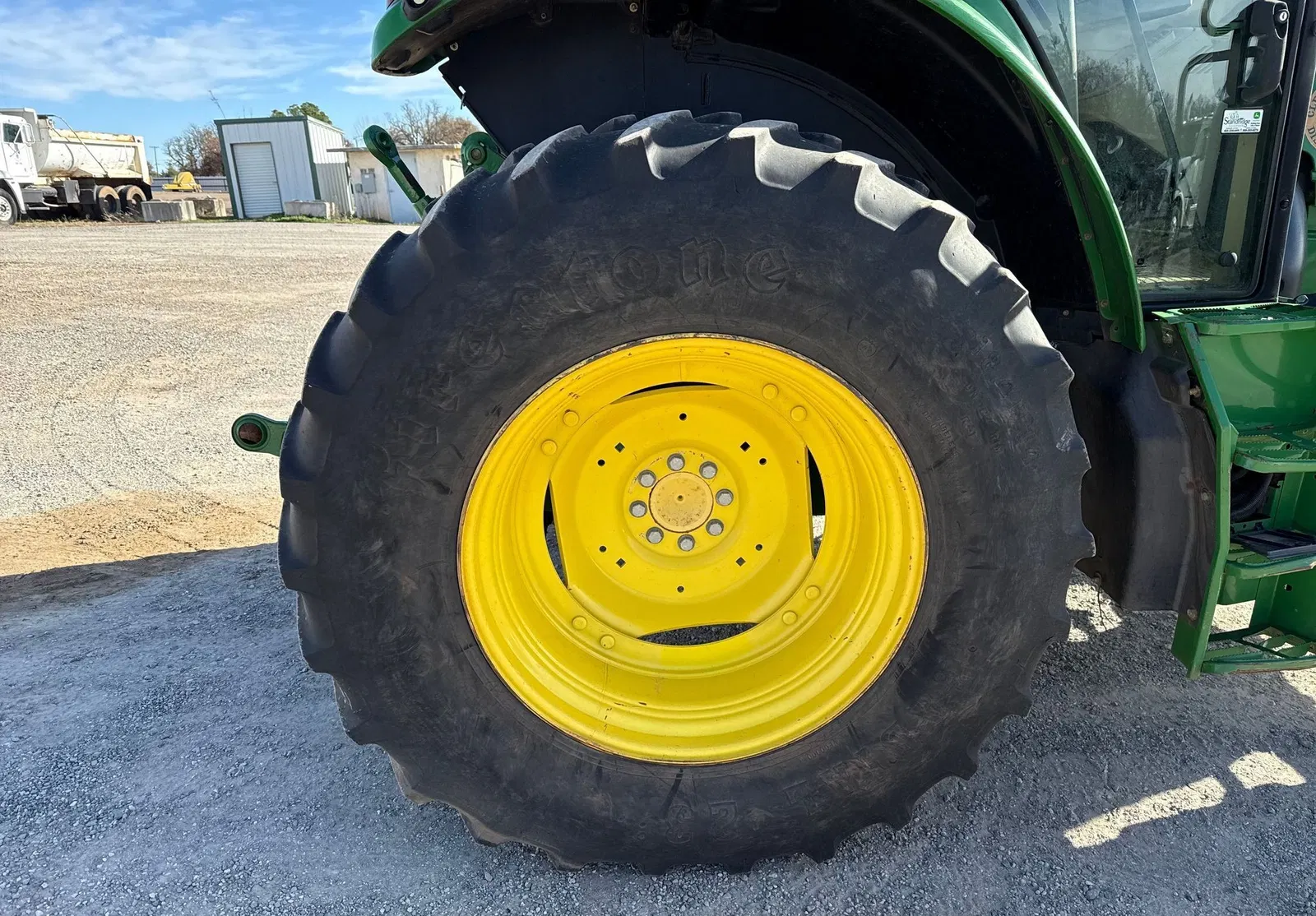 2016 John Deere 6110M