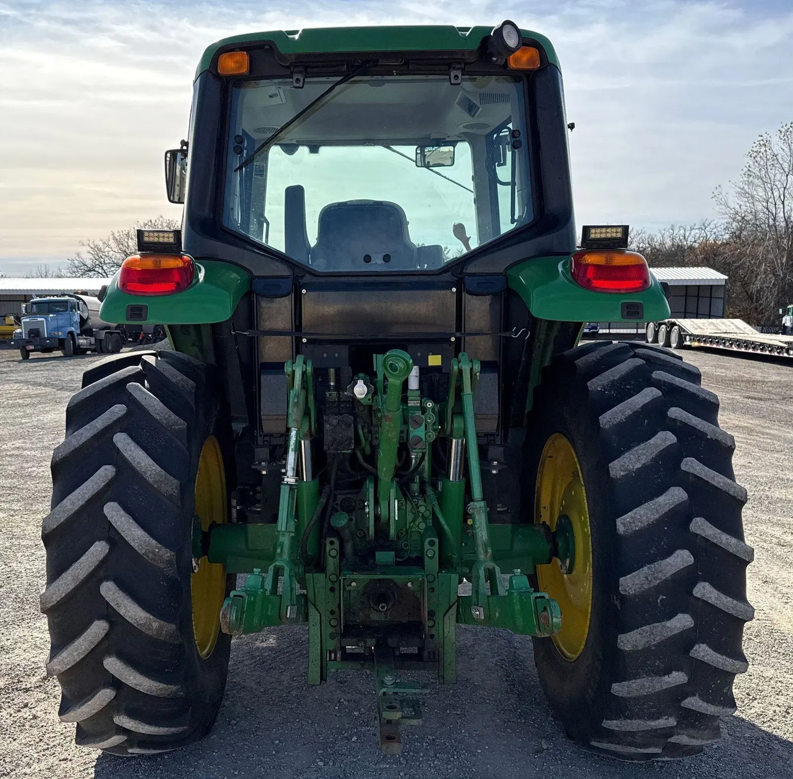 2016 John Deere 6110M