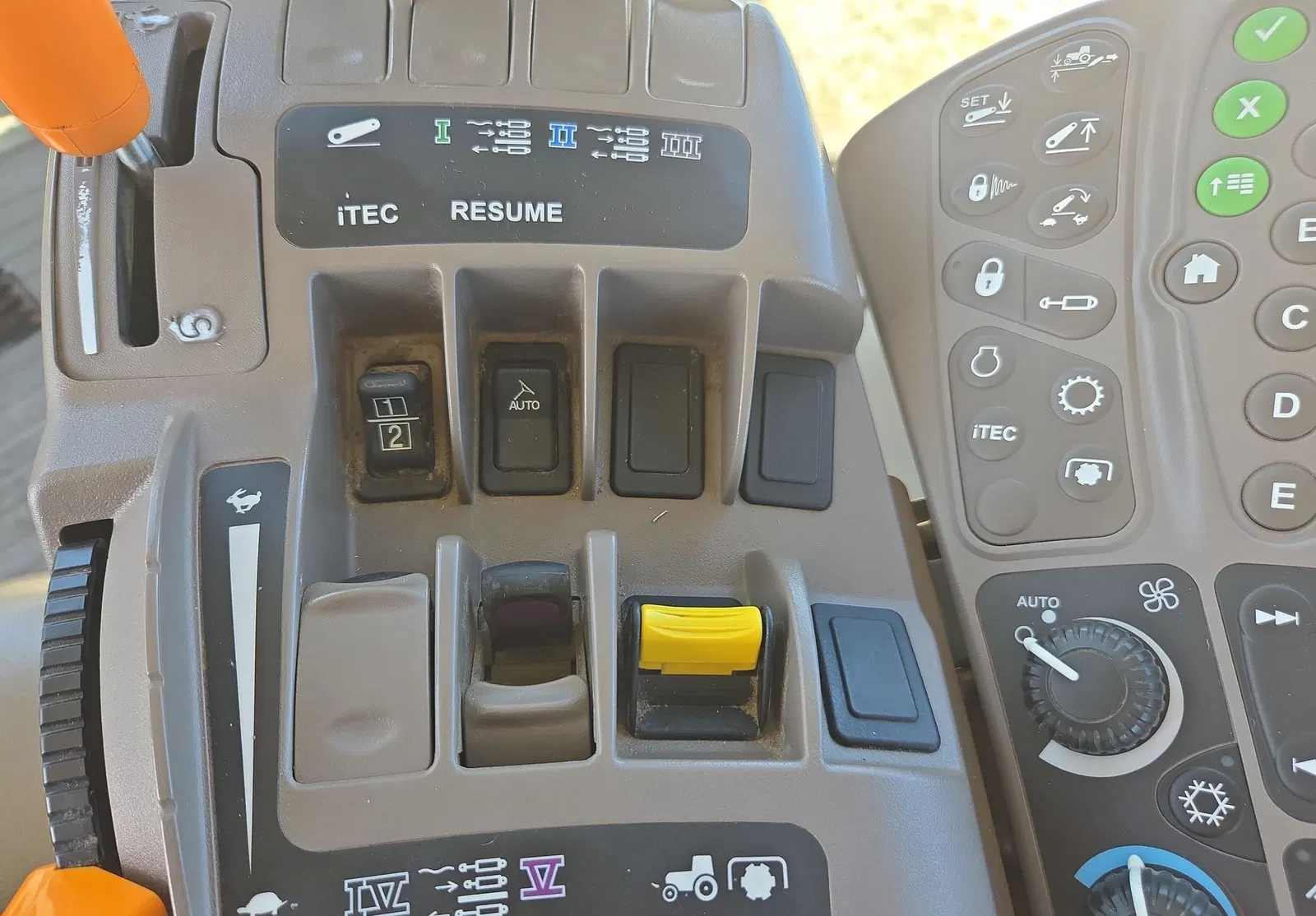 2012 John Deere 8285R