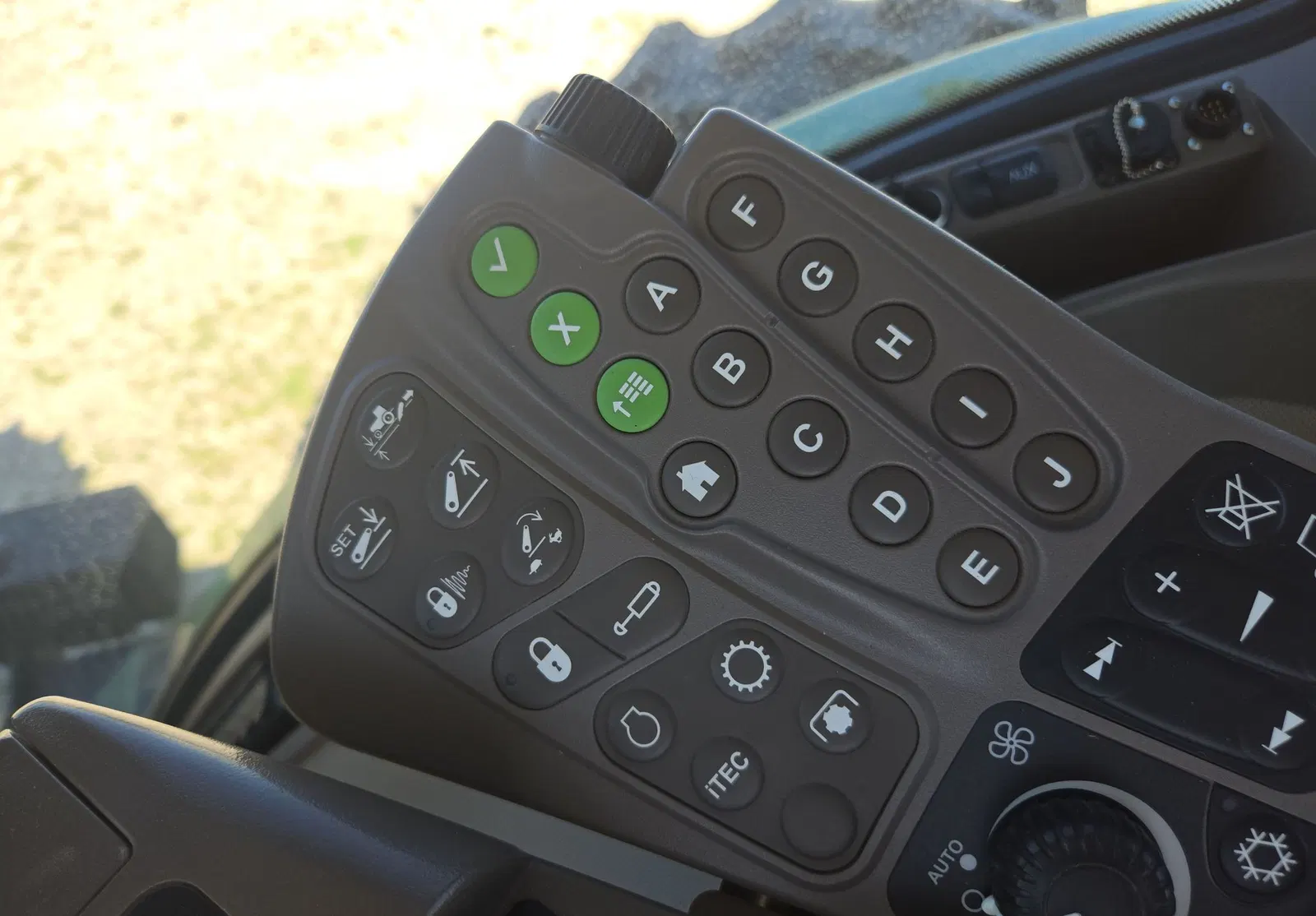 2012 John Deere 8285R