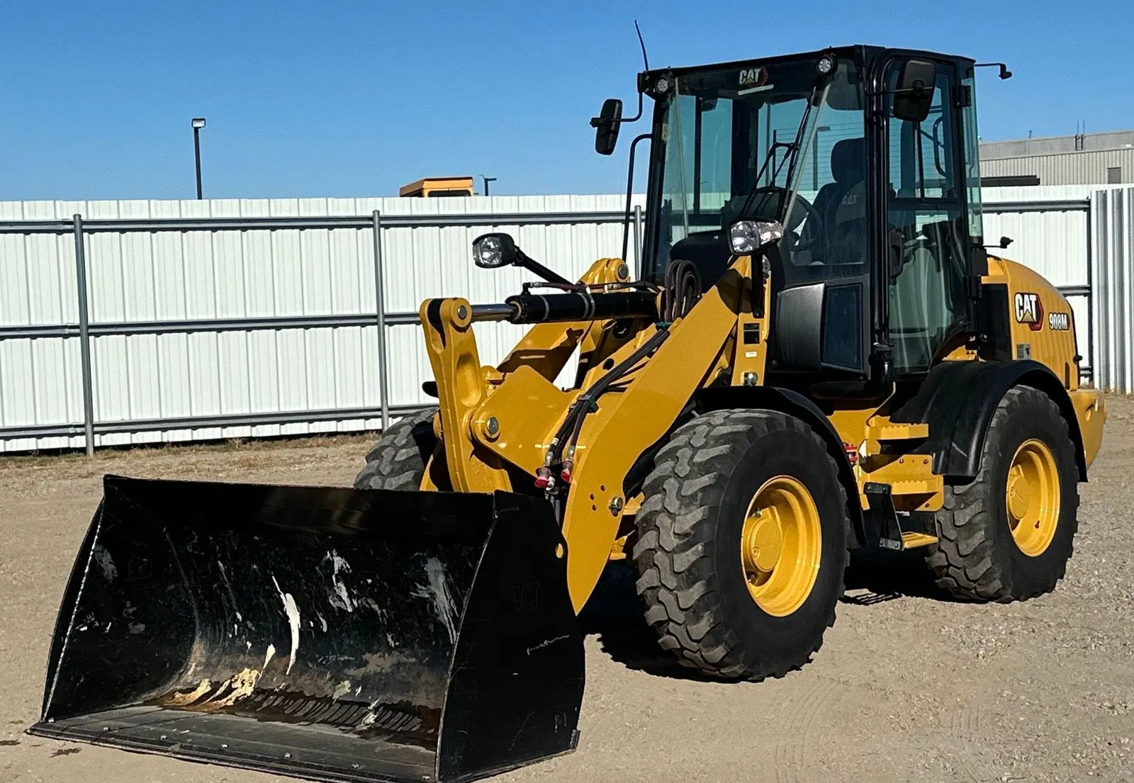2022 Caterpillar 908M