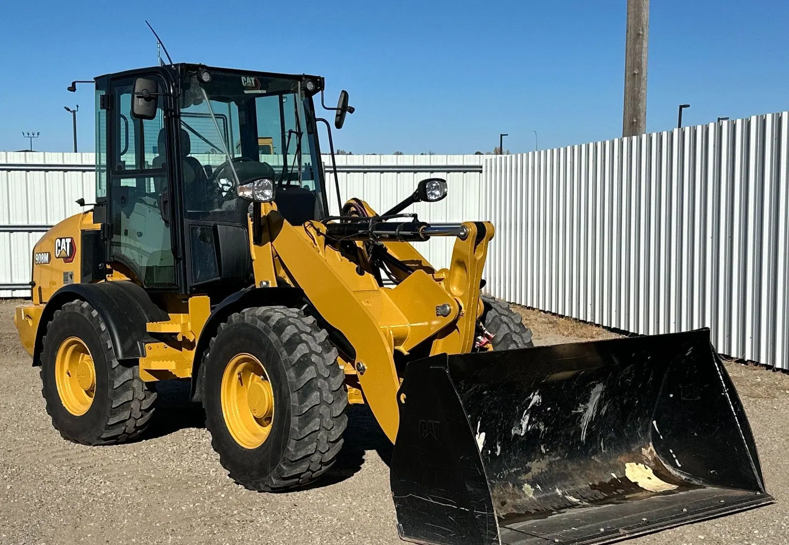 2022 Caterpillar 908M