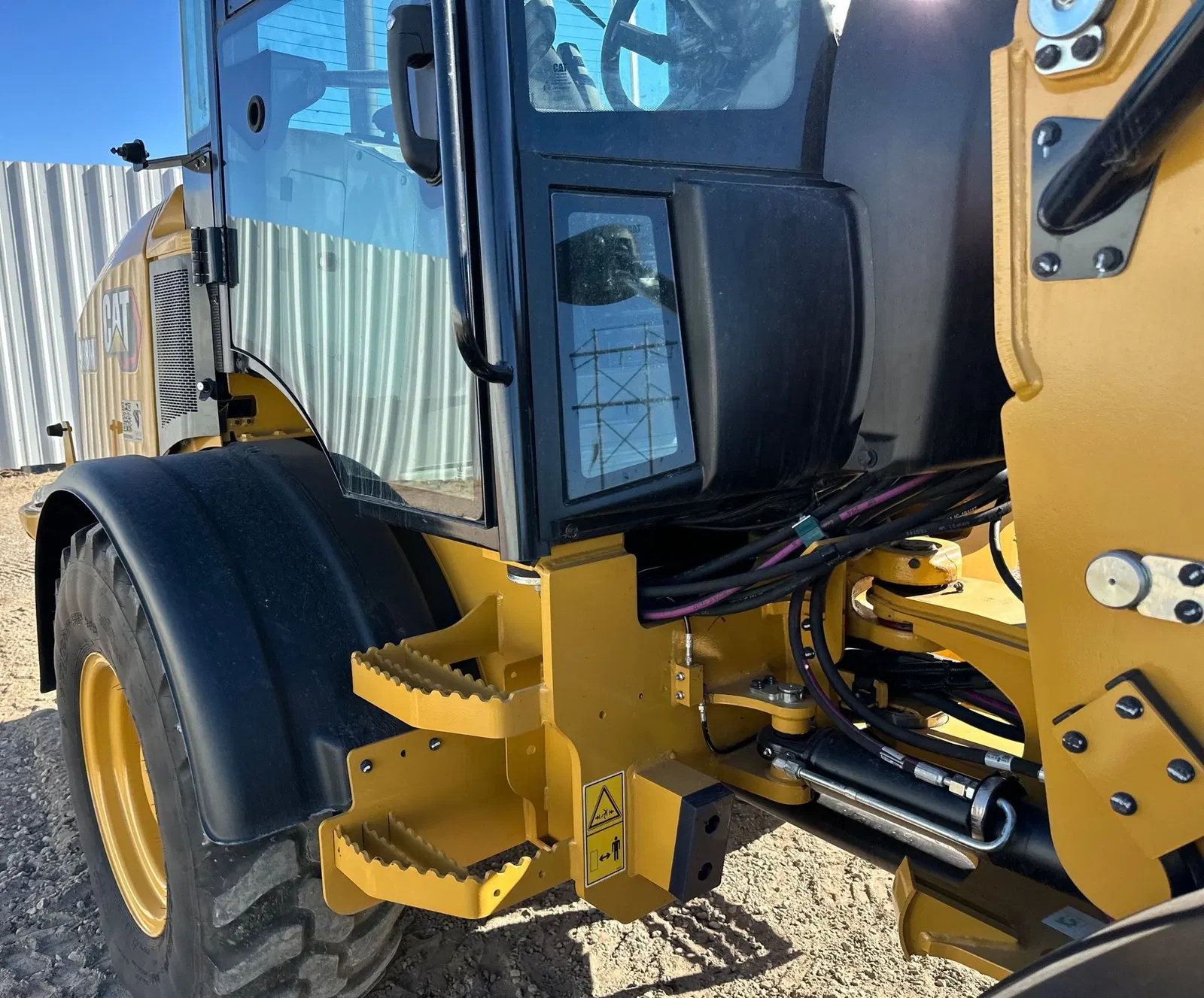 2022 Caterpillar 908M