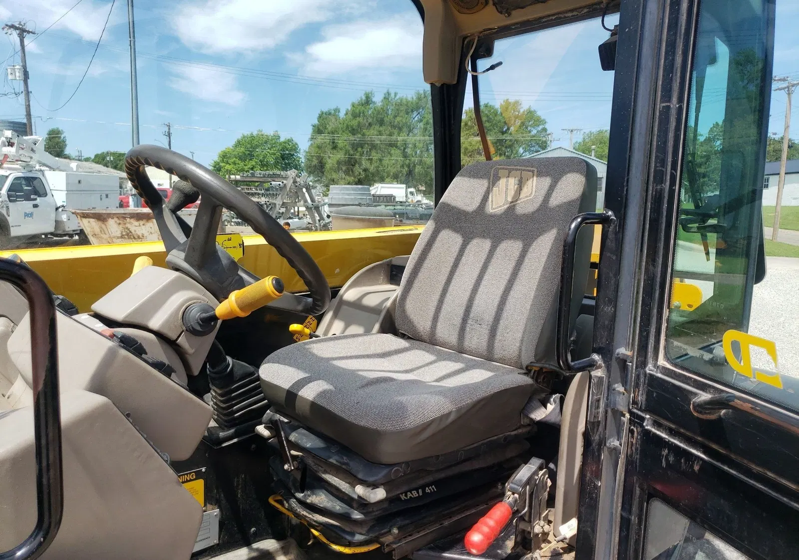2001 JCB 540