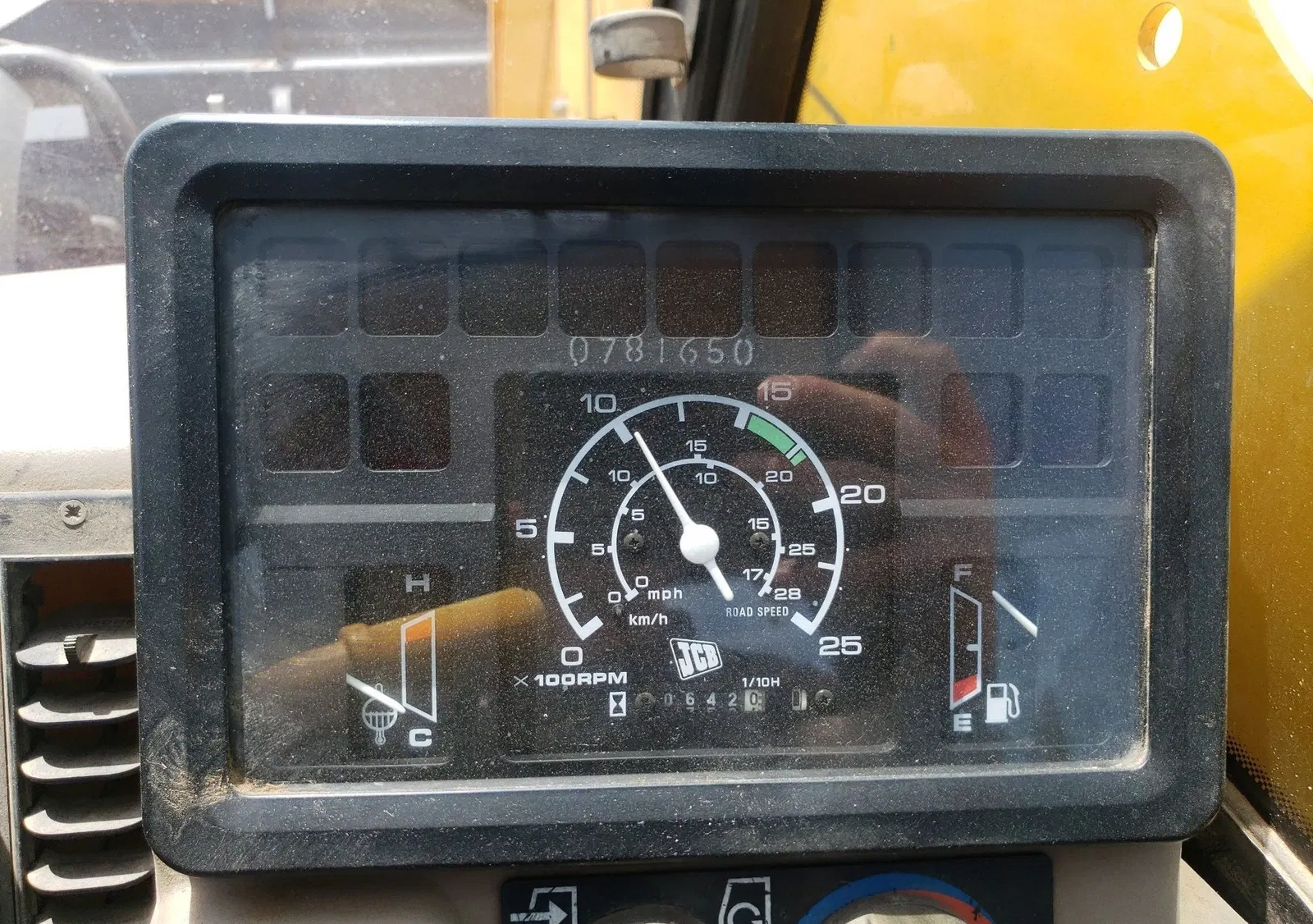 2001 JCB 540
