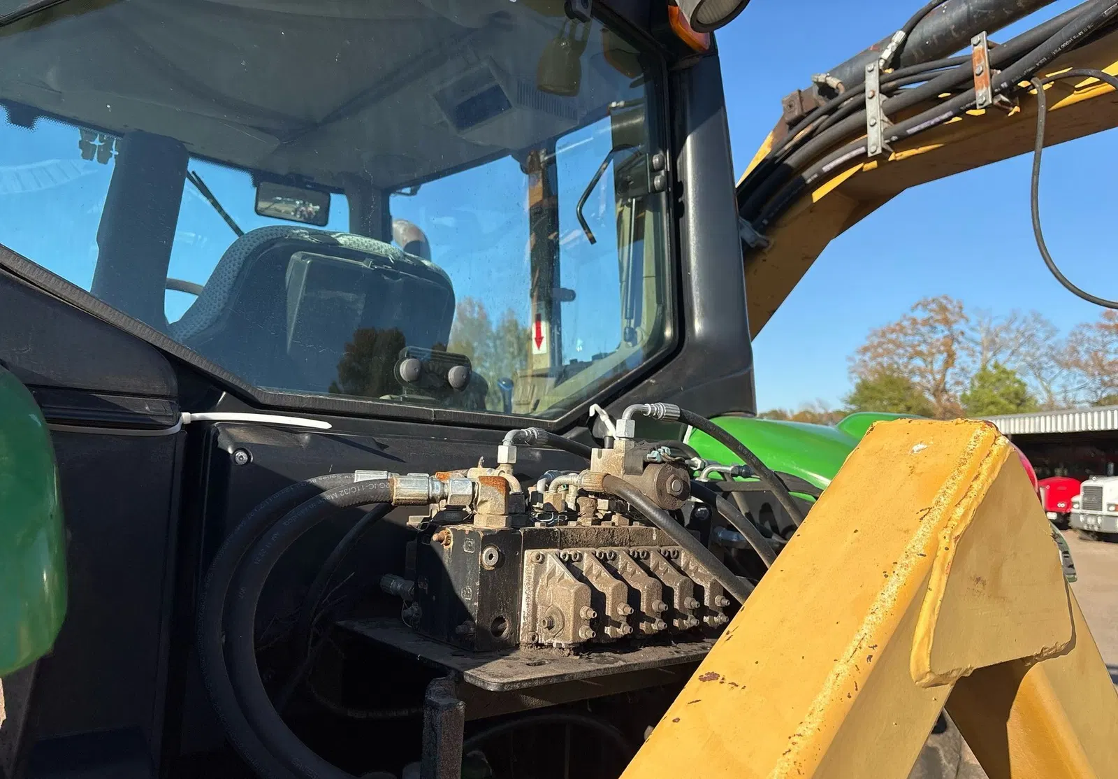 2017 John Deere 6110M