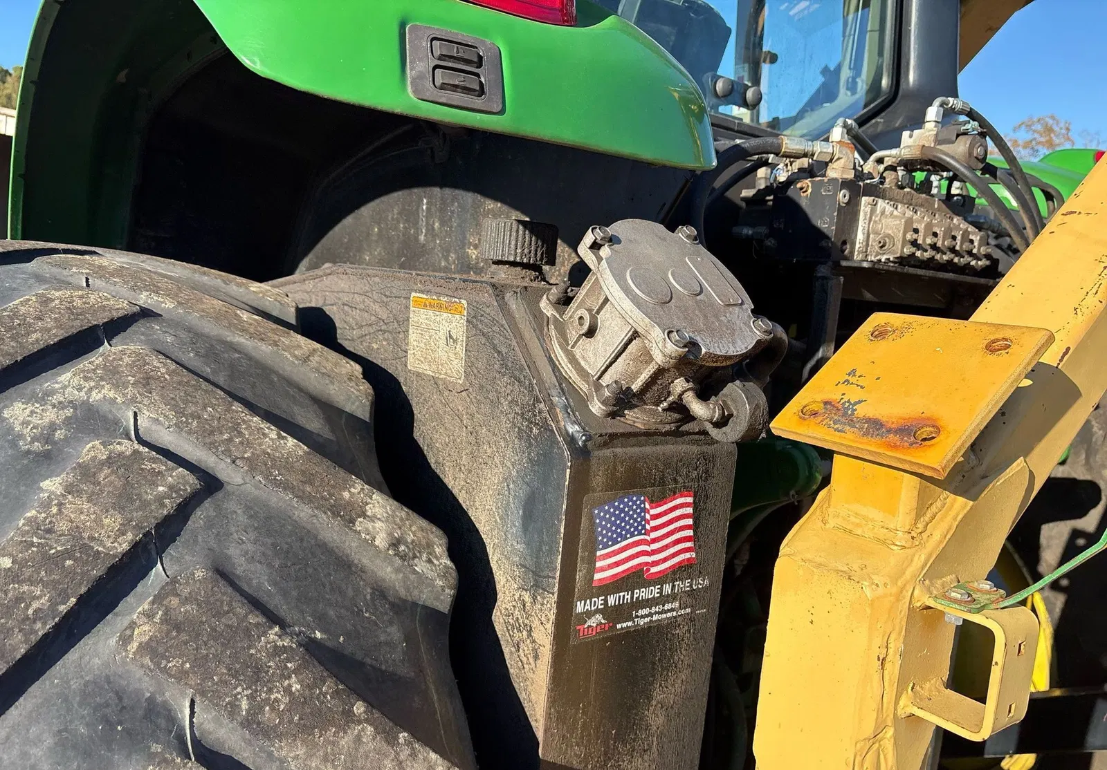 2017 John Deere 6110M