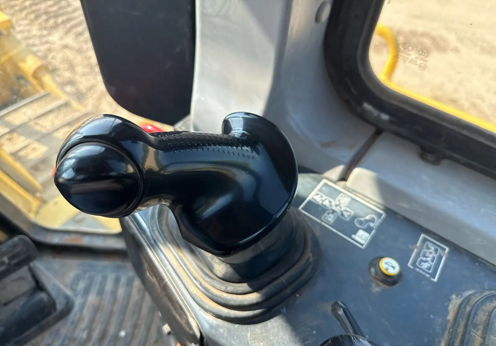2019 Komatsu D65EX-18