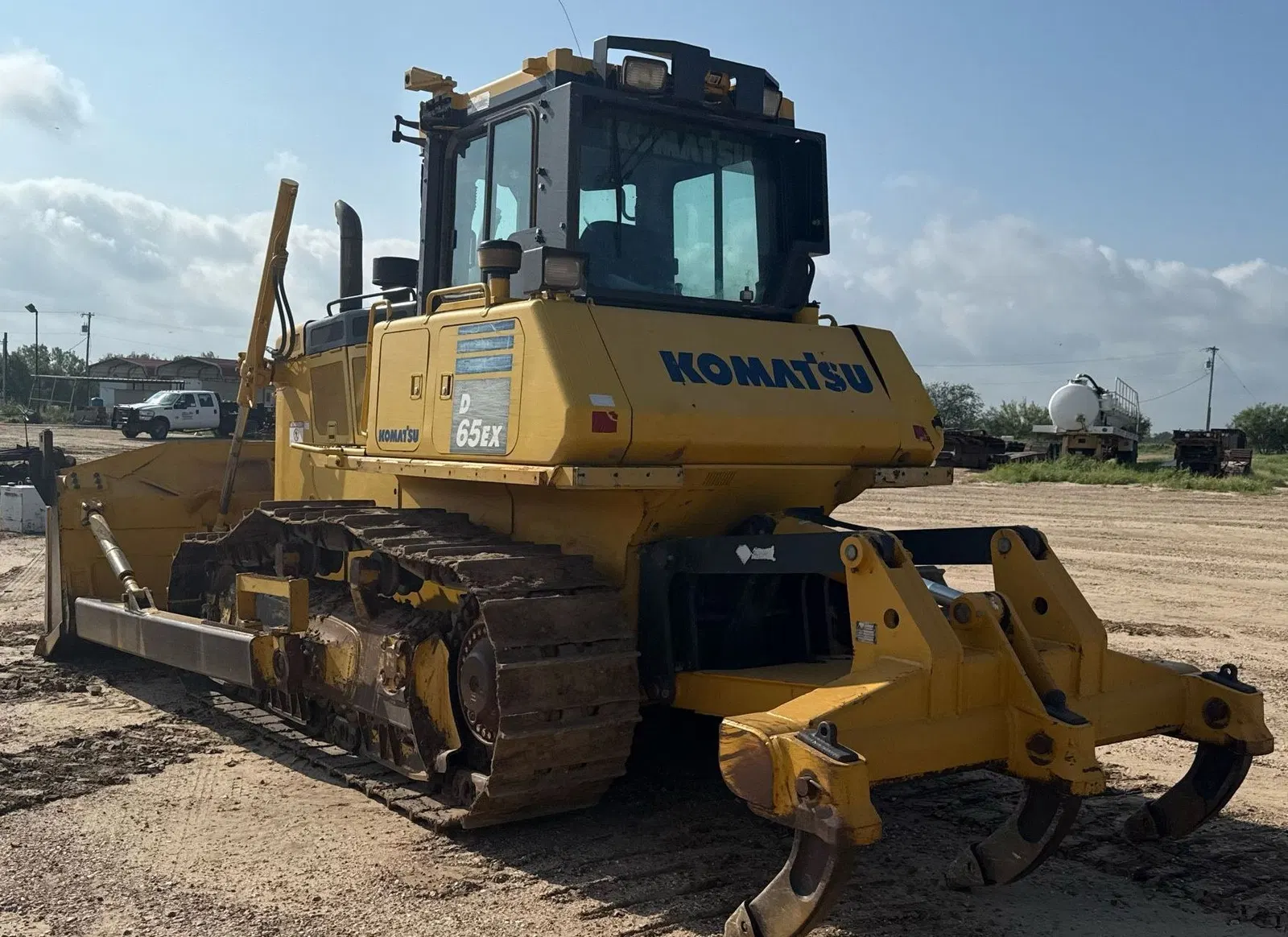 2019 Komatsu D65EX-18