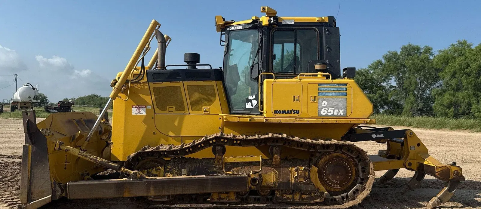 2019 Komatsu D65EX-18