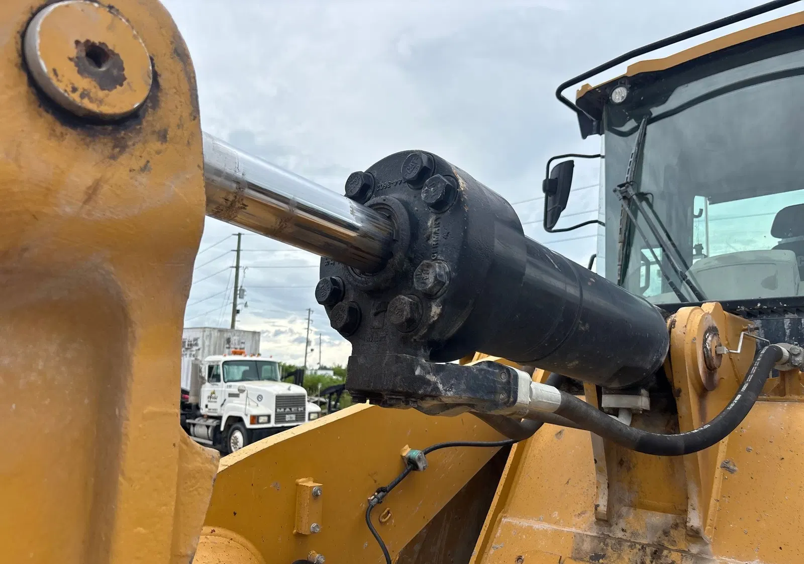 2019 Caterpillar 966M