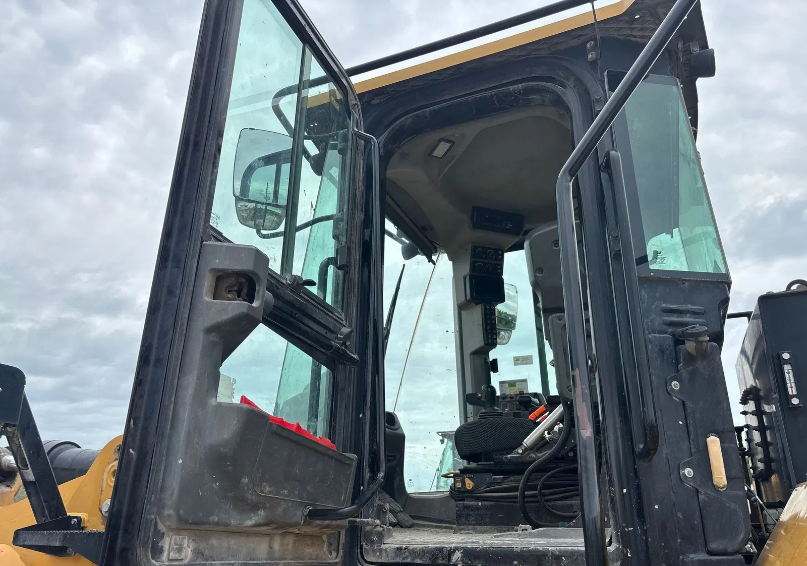 2019 Caterpillar 966M