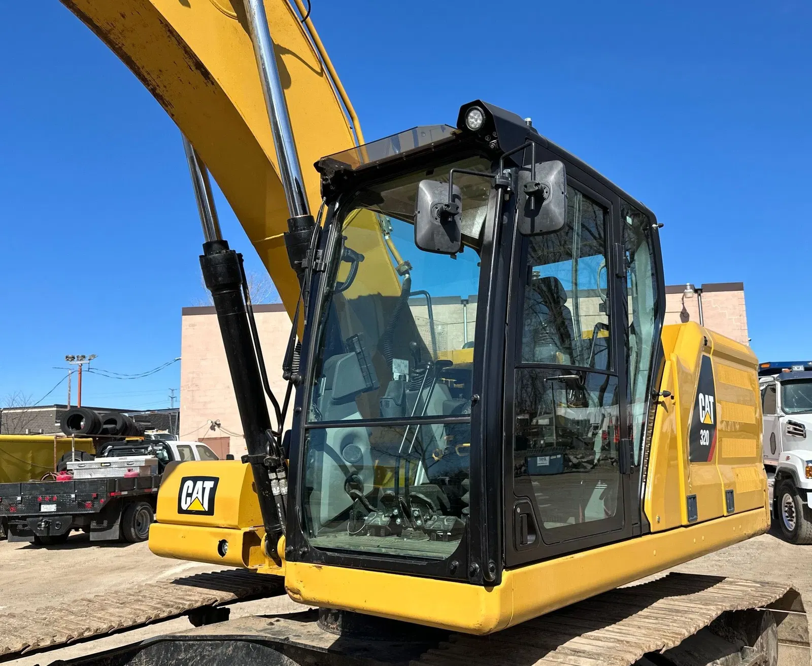 2019 Caterpillar 320