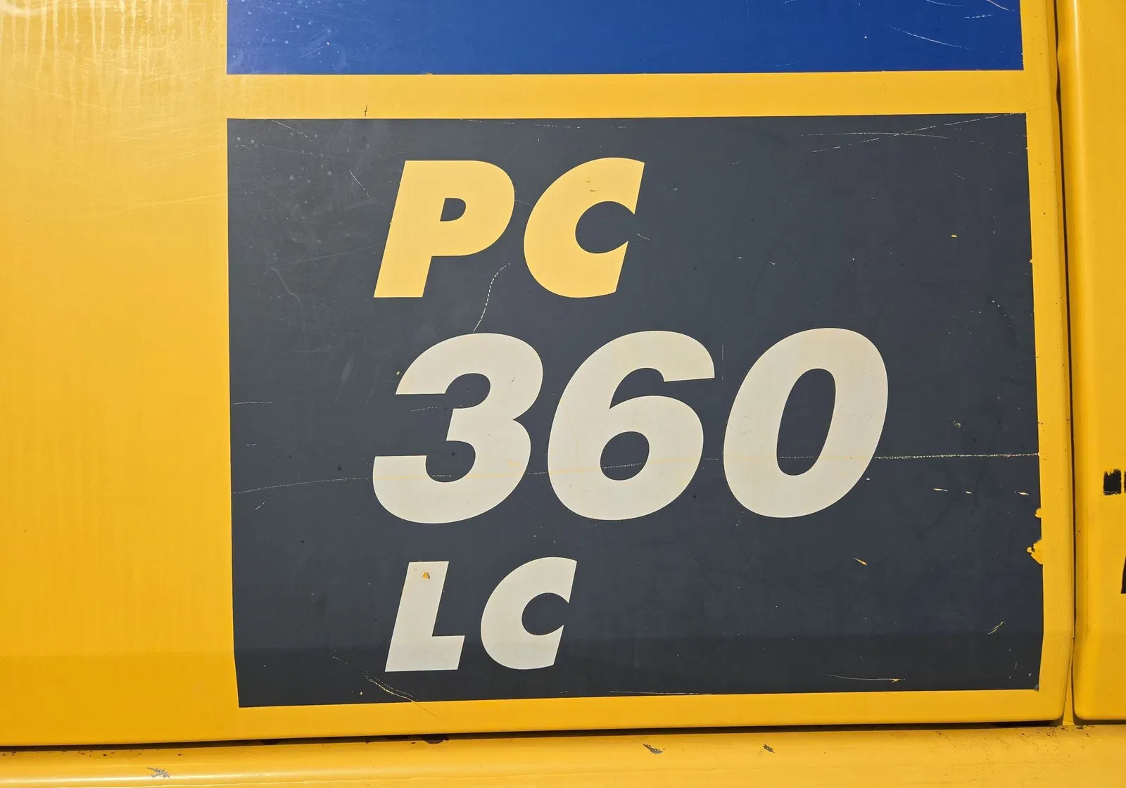 2017 Komatsu PC360LC-11