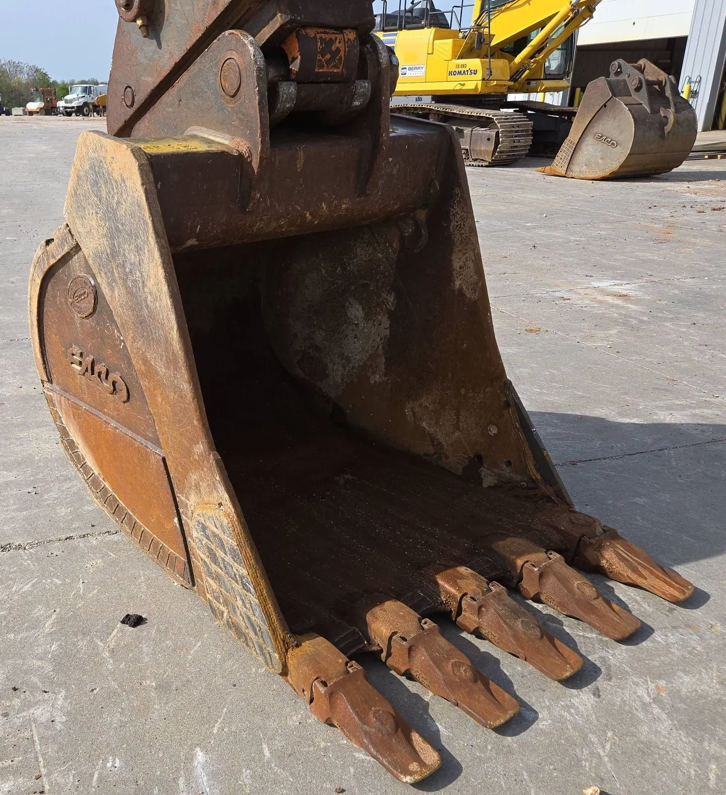2017 Komatsu PC360LC-11