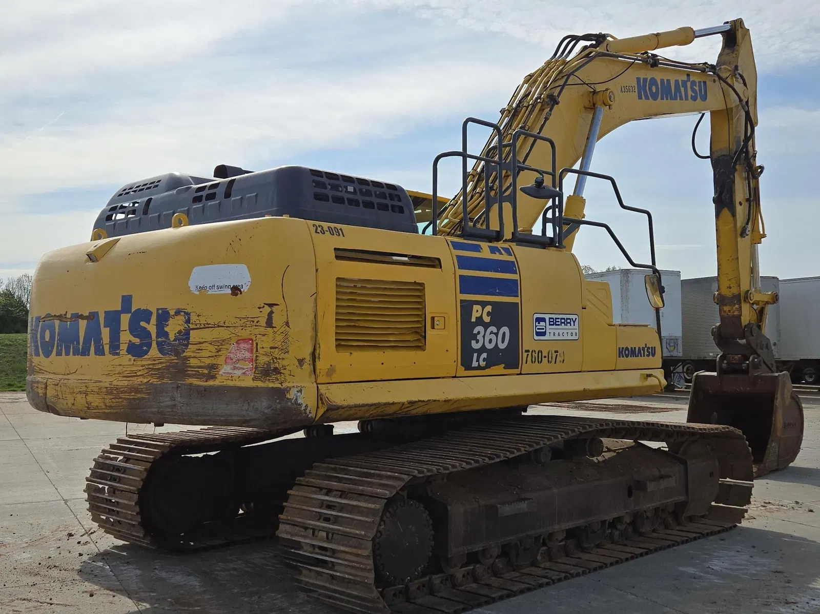 2017 Komatsu PC360LC-11