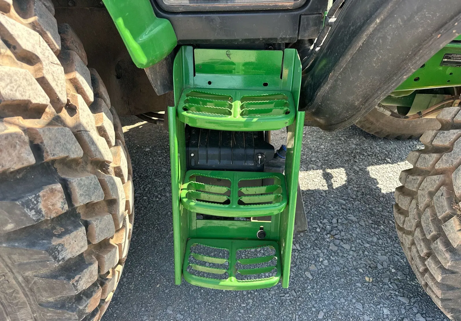 2021 John Deere 6110M