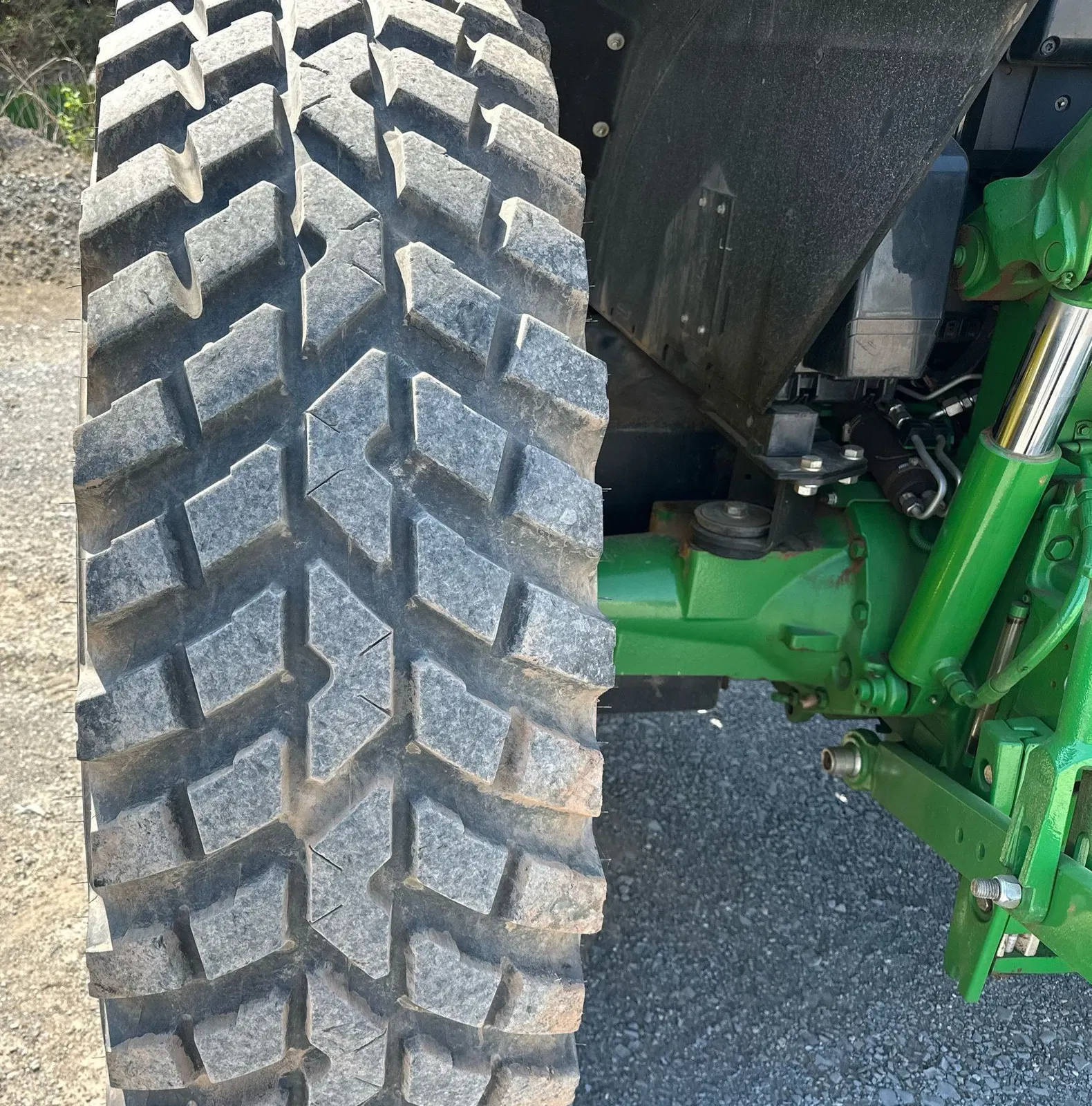 2021 John Deere 6110M