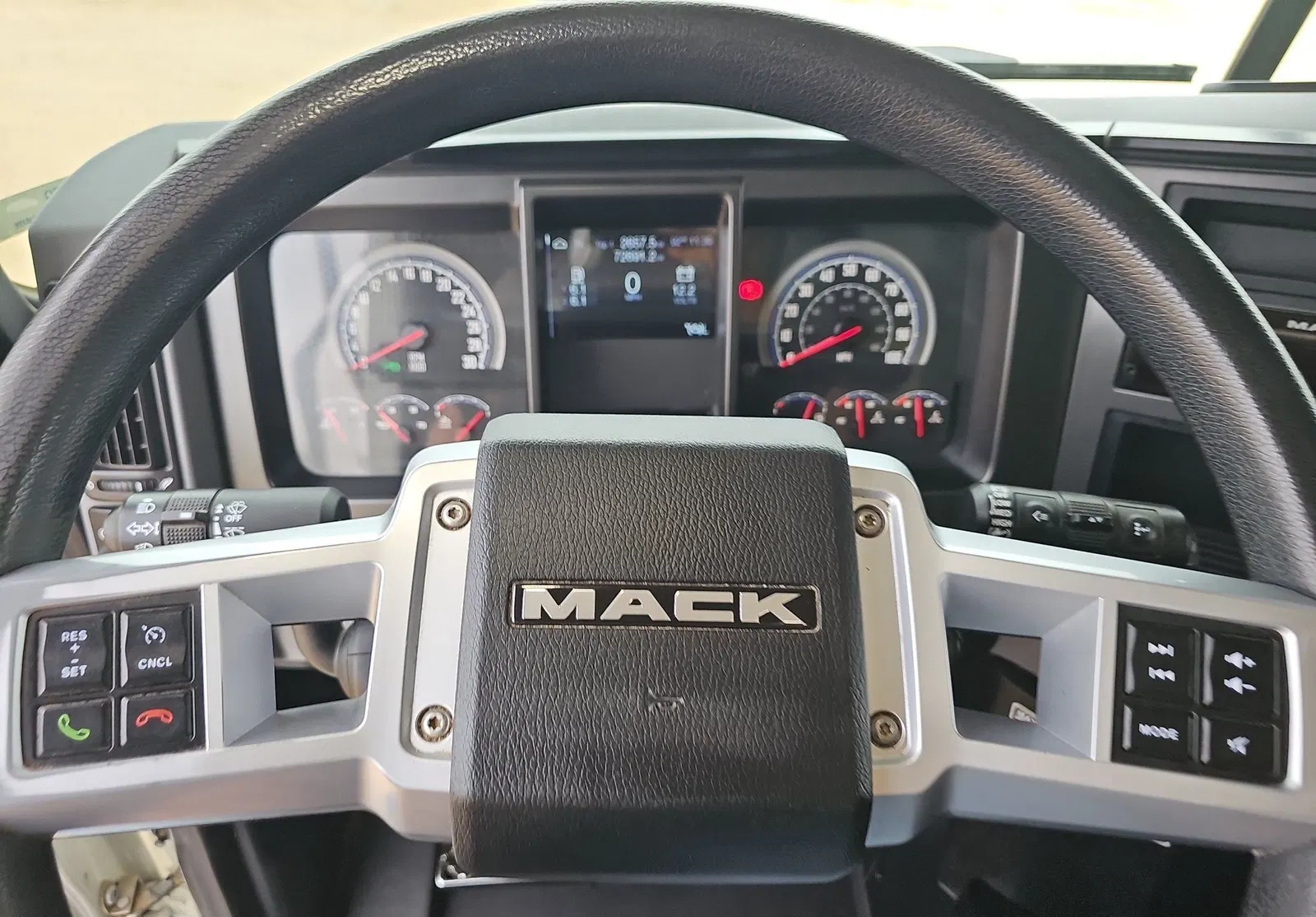 2021 Mack Granite