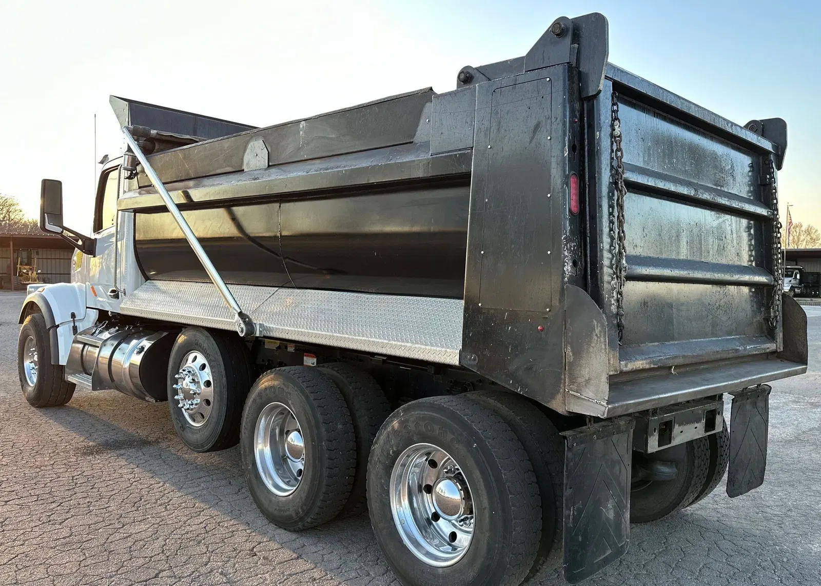 2021 Peterbilt 567