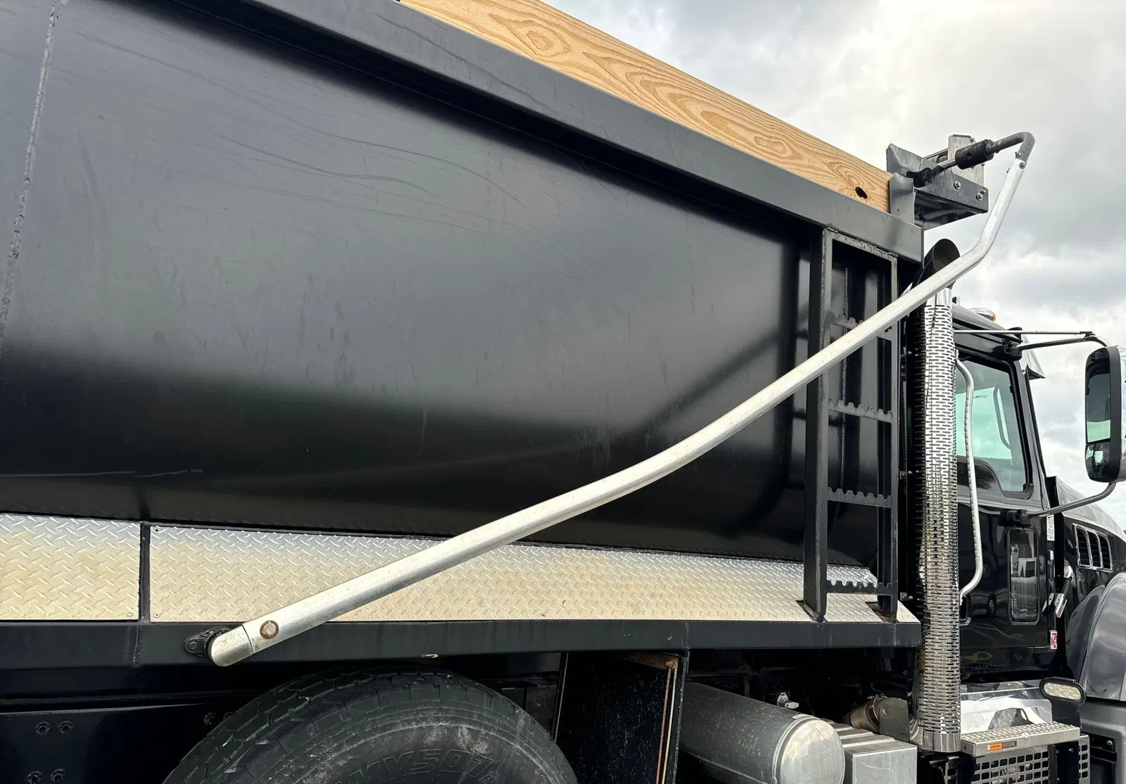 2019 Mack Granite