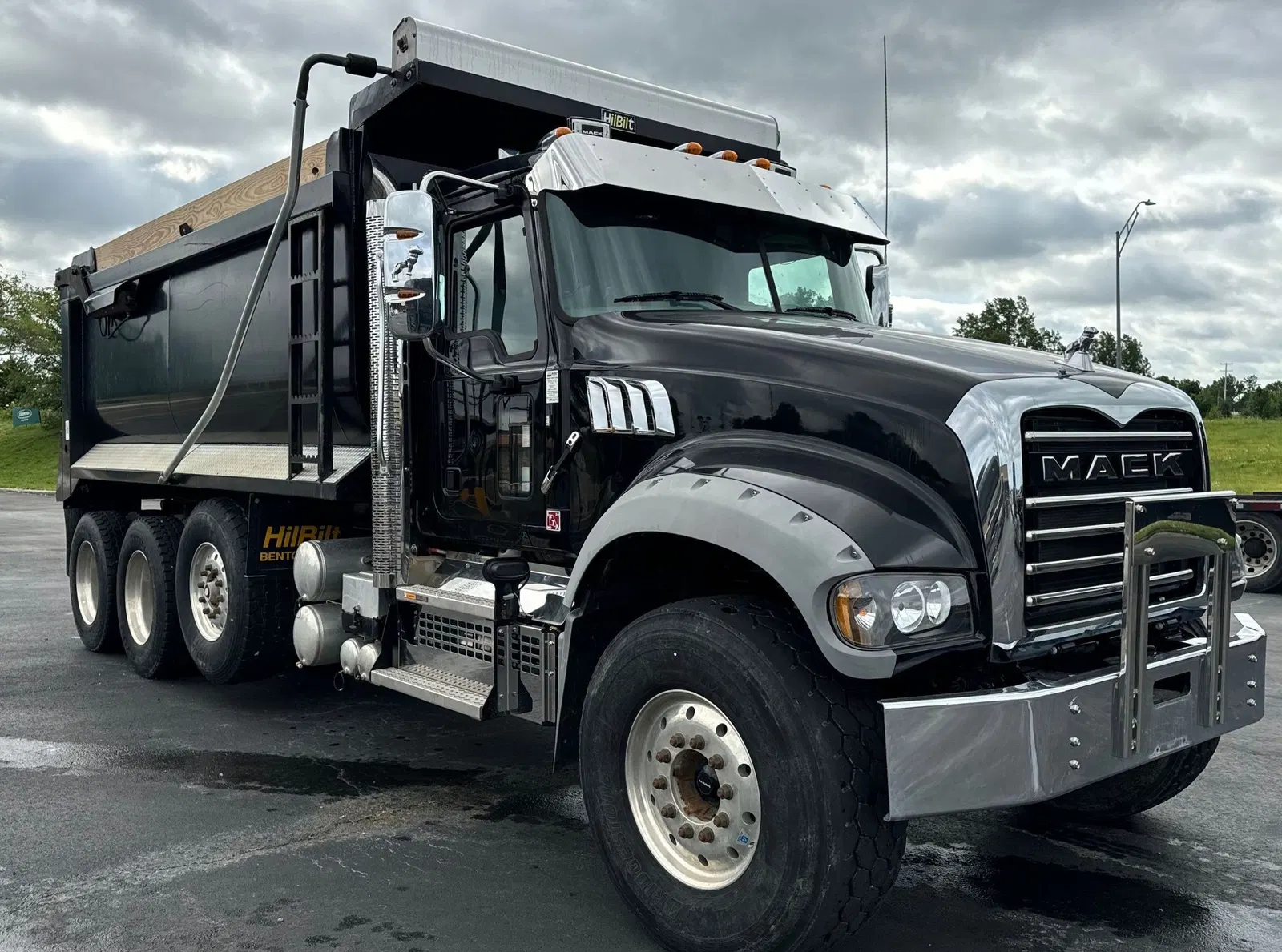 2019 Mack Granite